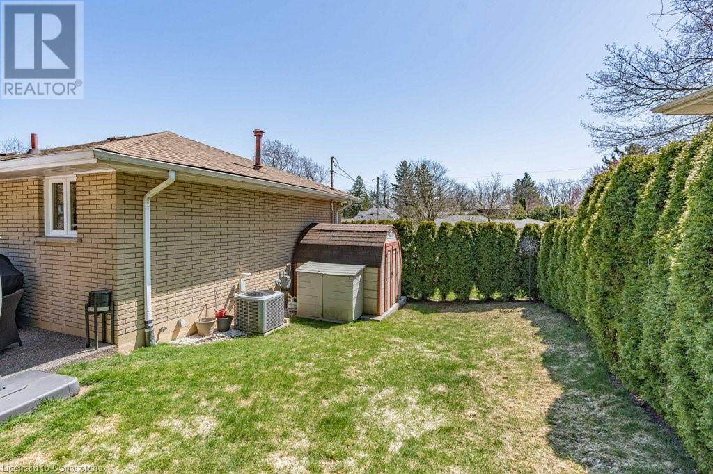 Photo 12 of 77 Hill Crest, Ancaster ON