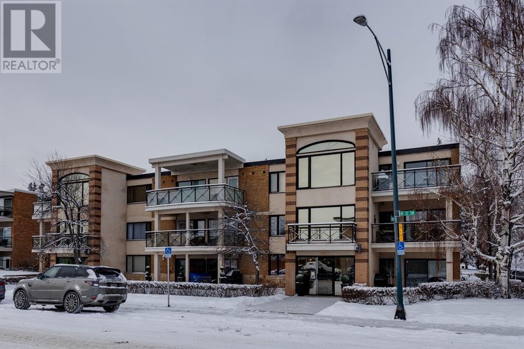 Single Family House Low rise for Sale in    Street SW Britannia Calgary 