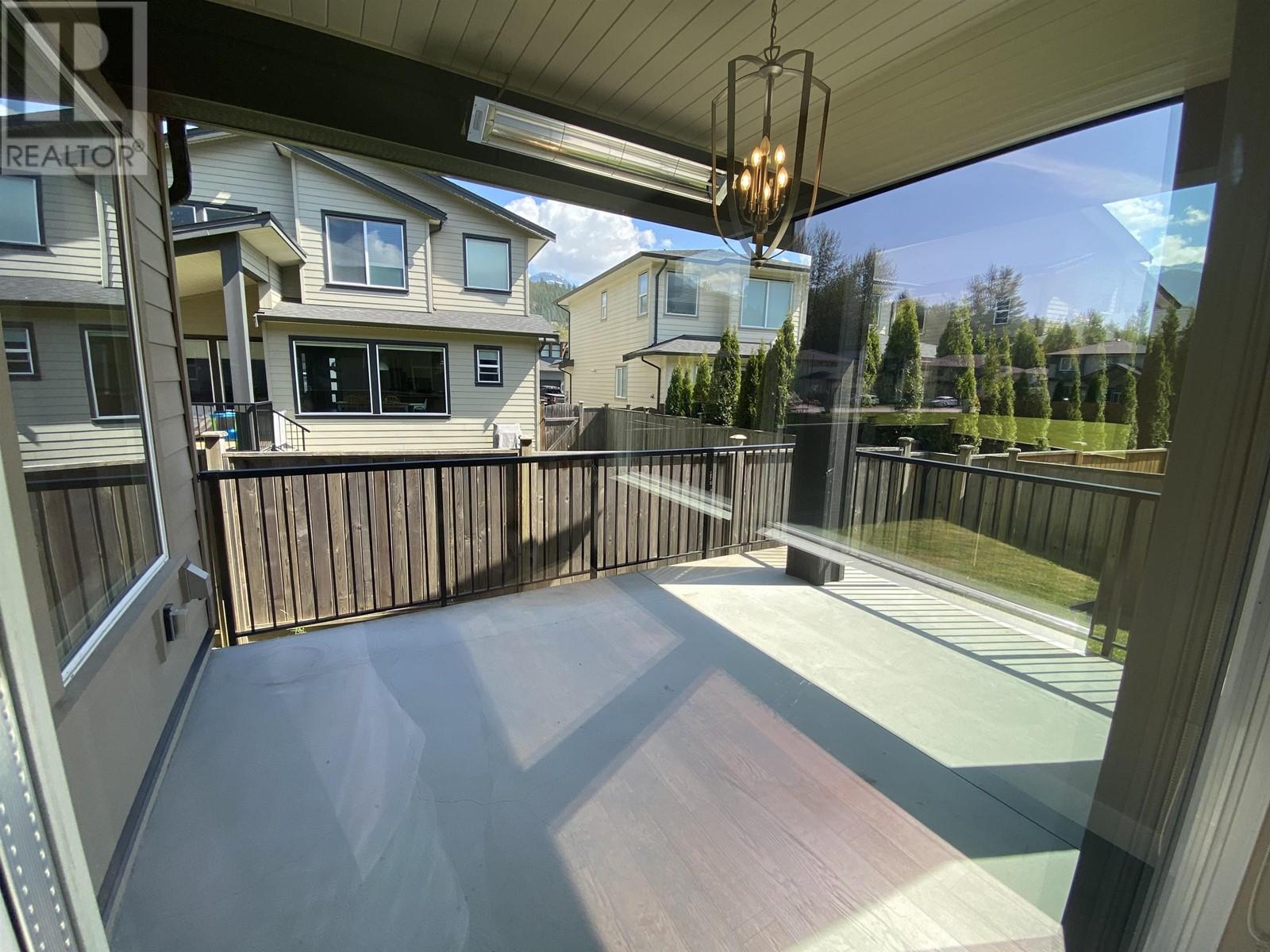 39340 FALCON CRESCENT, Squamish