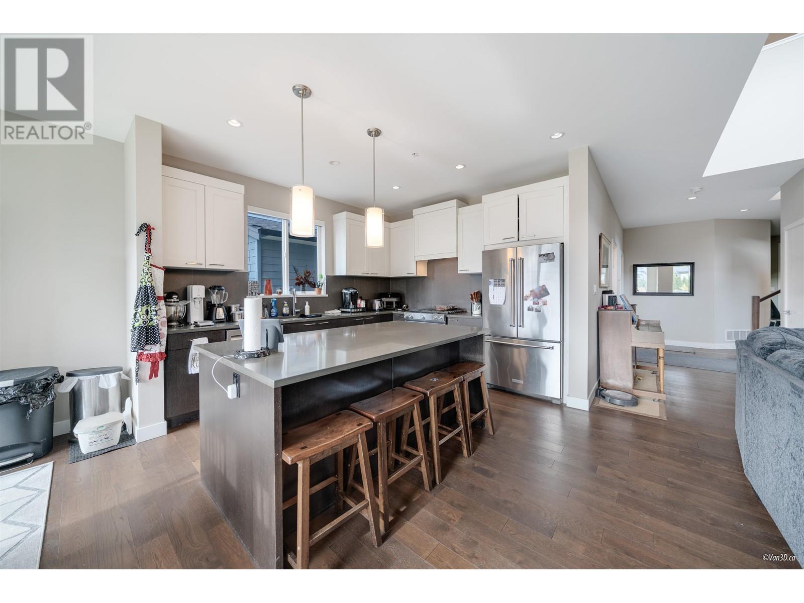 39340 FALCON CRESCENT, Squamish
