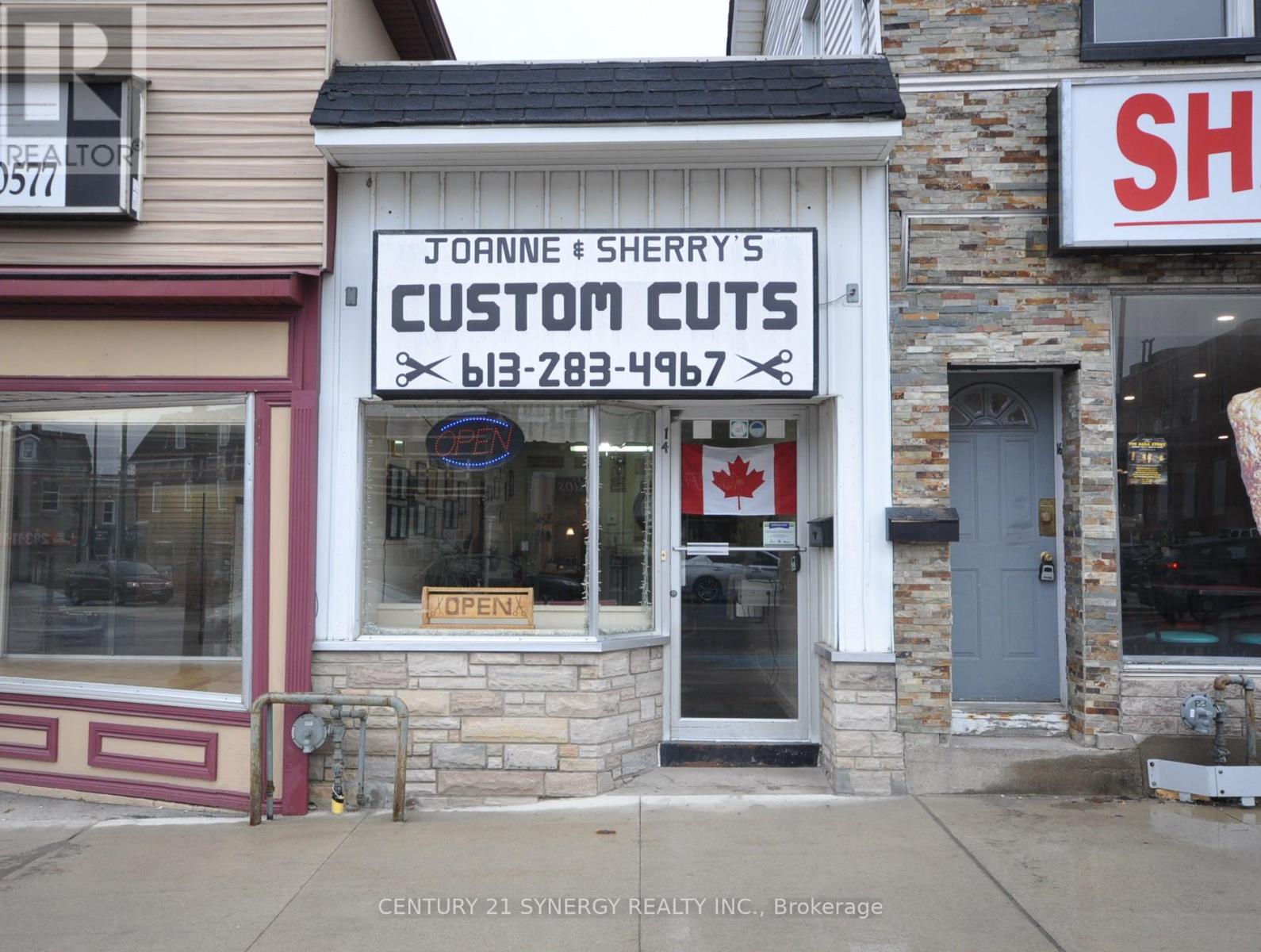 Photo 2 of 14 Beckwith Street N, Smiths Falls ON