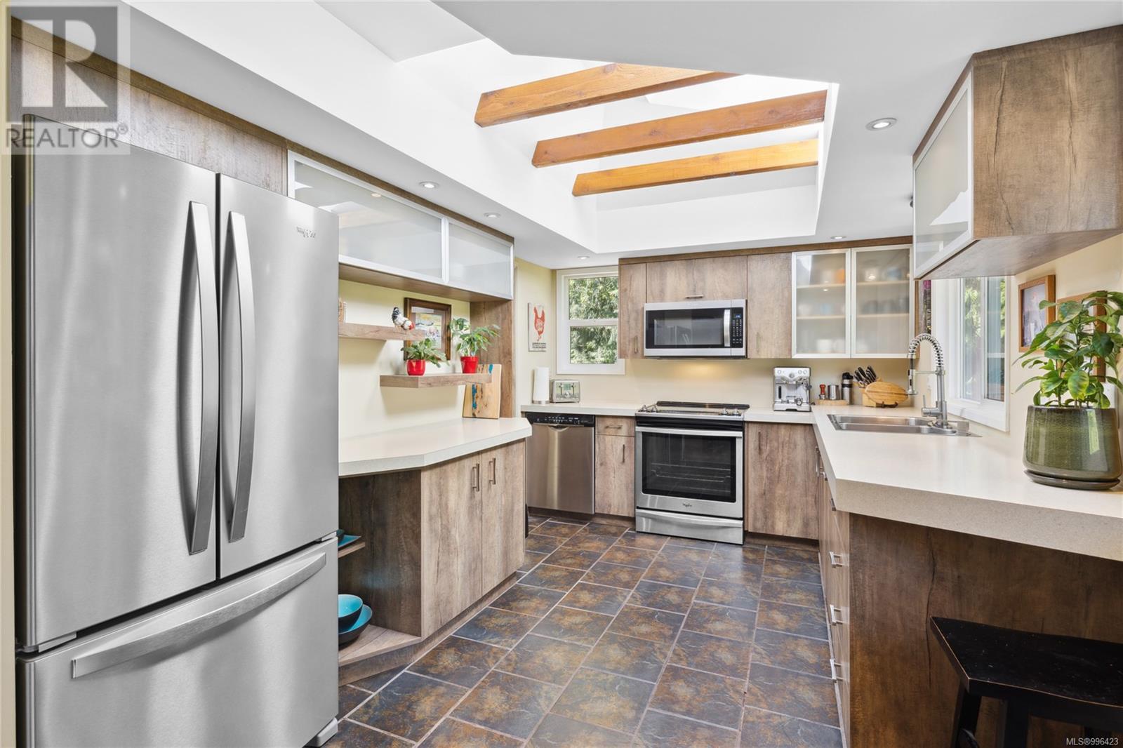 658 Martindale Rd, Parksville