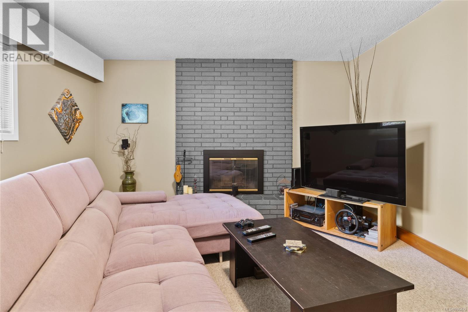 658 Martindale Rd, Parksville real estate listing 996423
