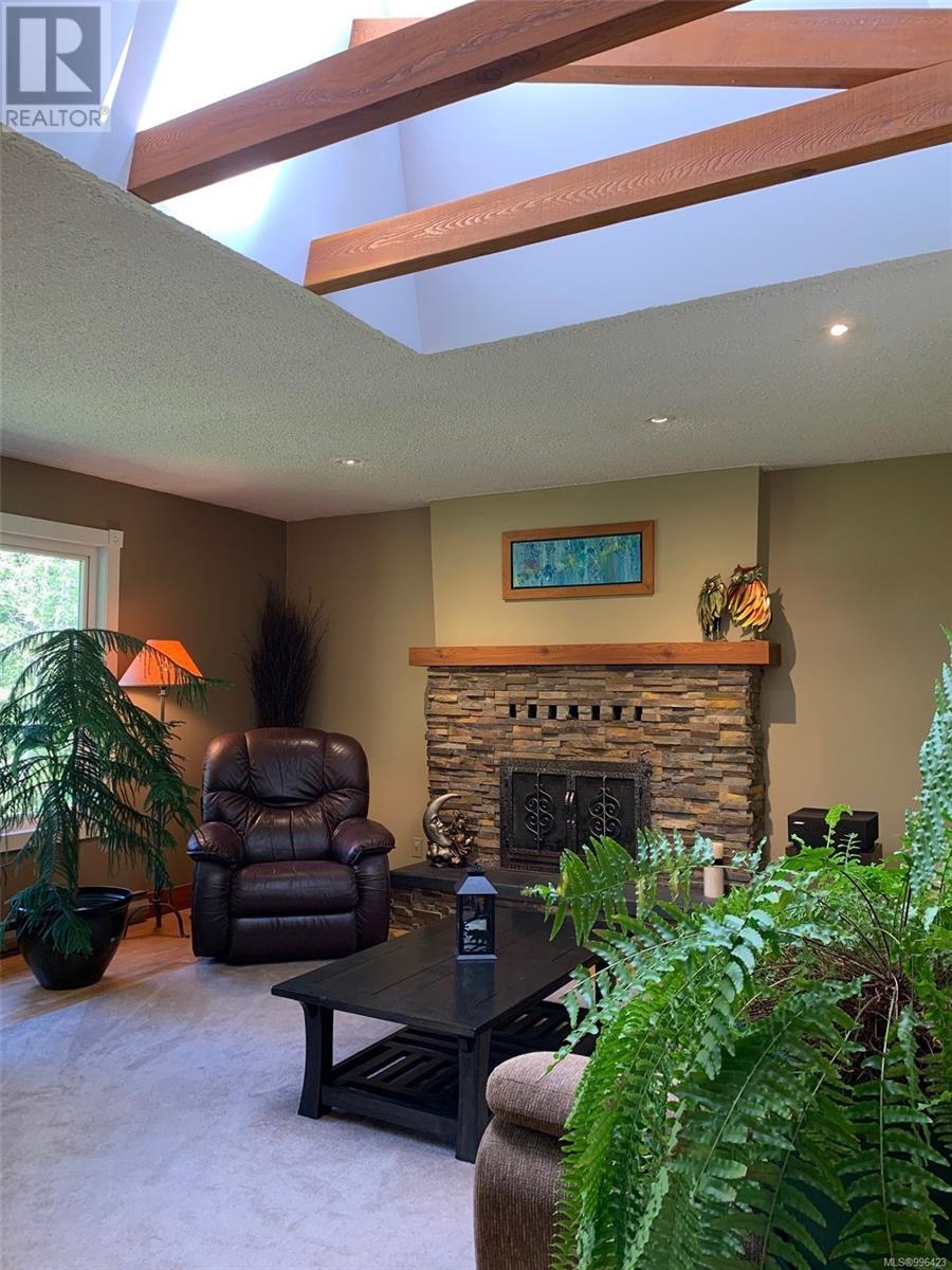 658 Martindale Rd, Parksville real estate listing 996423