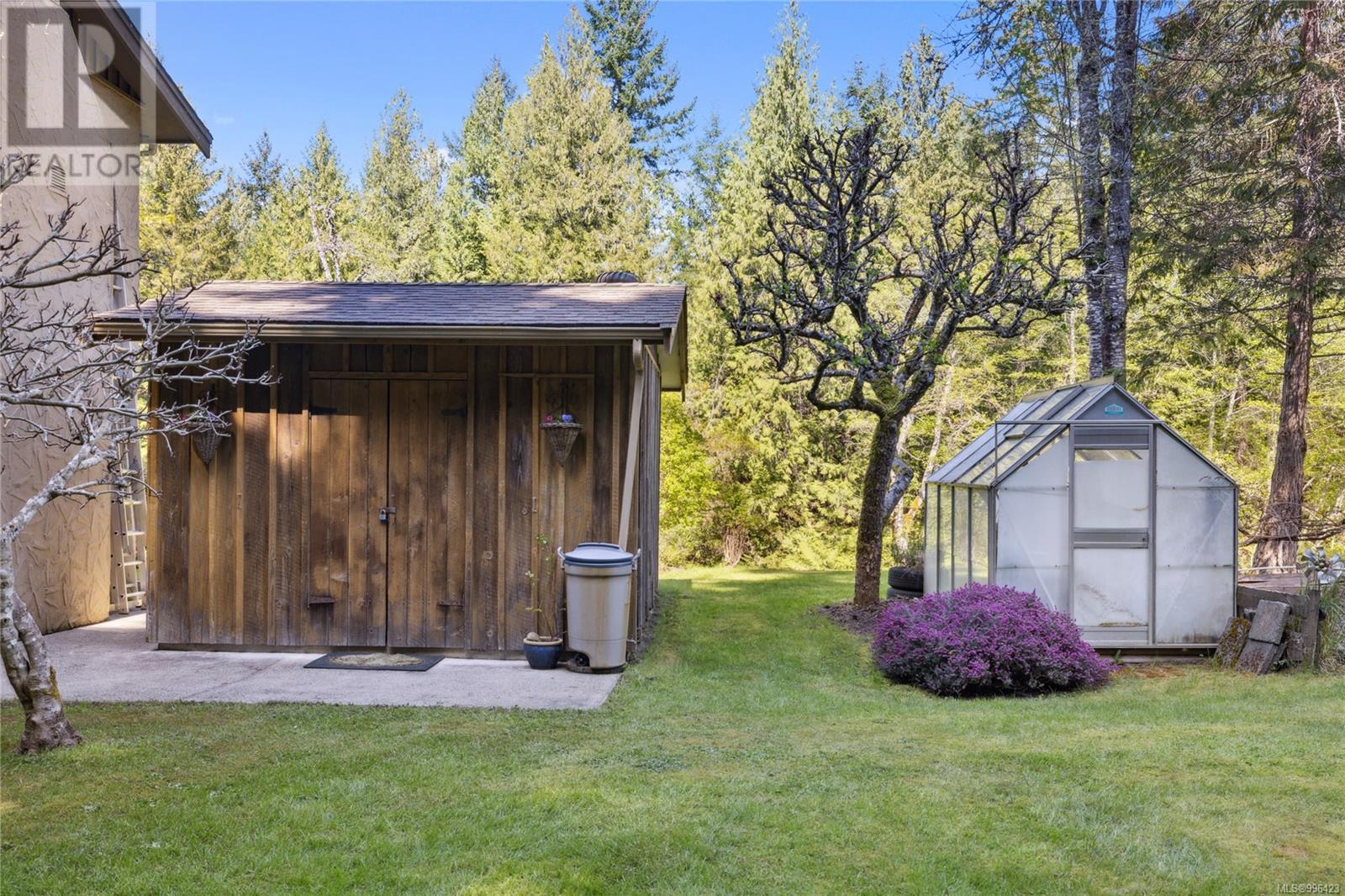 658 Martindale Rd, Parksville