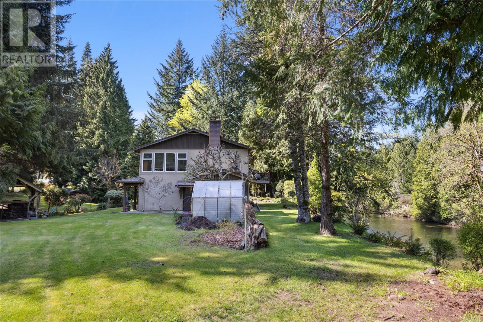 658 Martindale Rd, Parksville