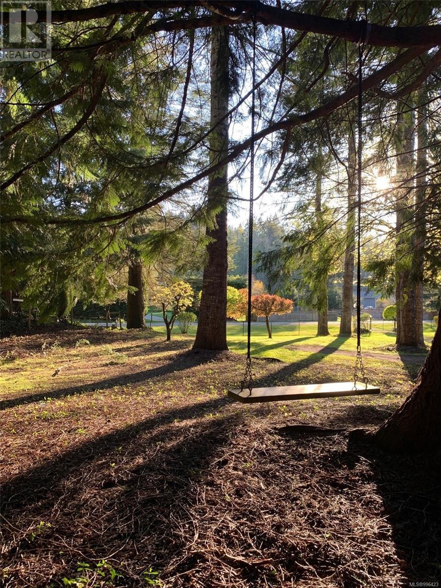 658 Martindale Rd, Parksville real estate listing 996423