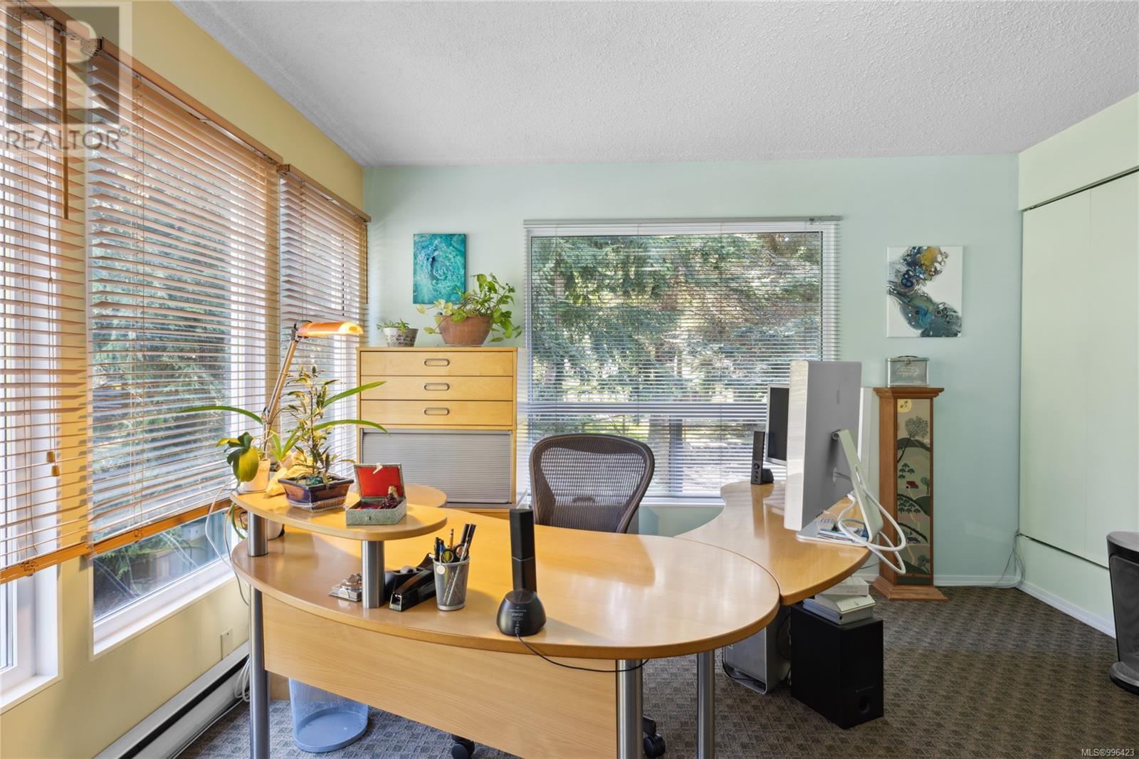 658 Martindale Rd, Parksville real estate listing 996423