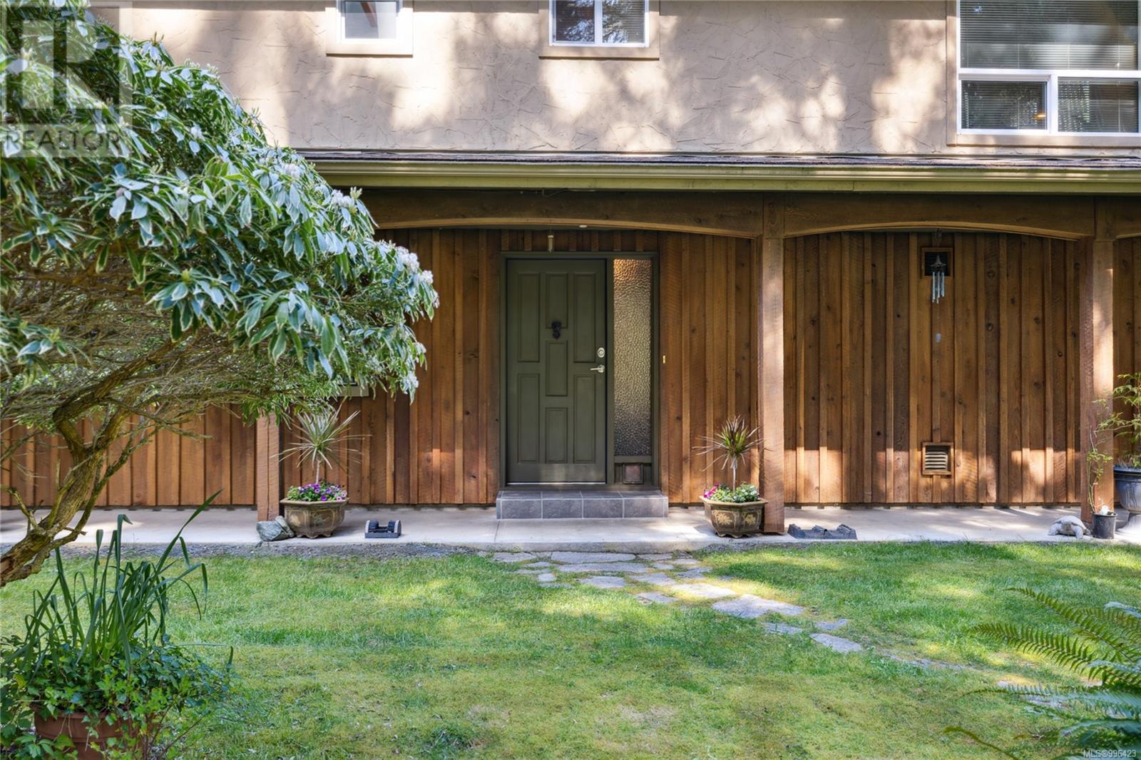 658 Martindale Rd, Parksville real estate listing 996423