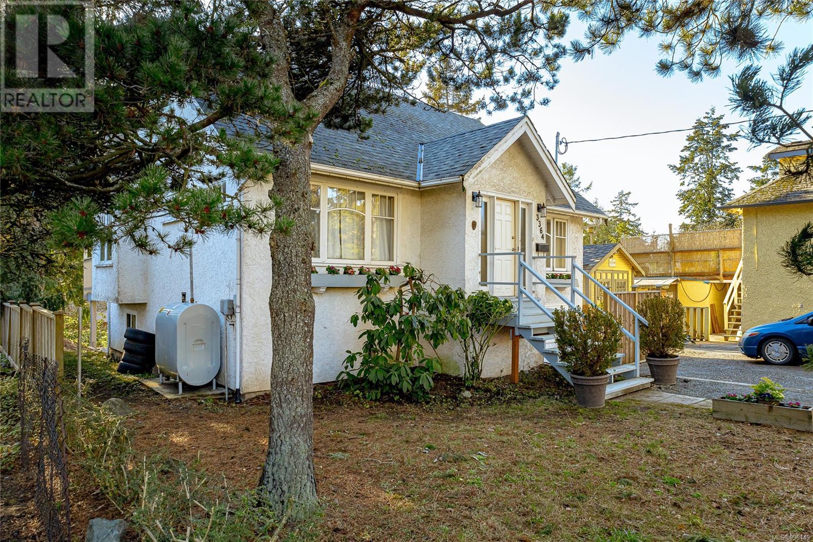 3364 Cook Street, Saanich