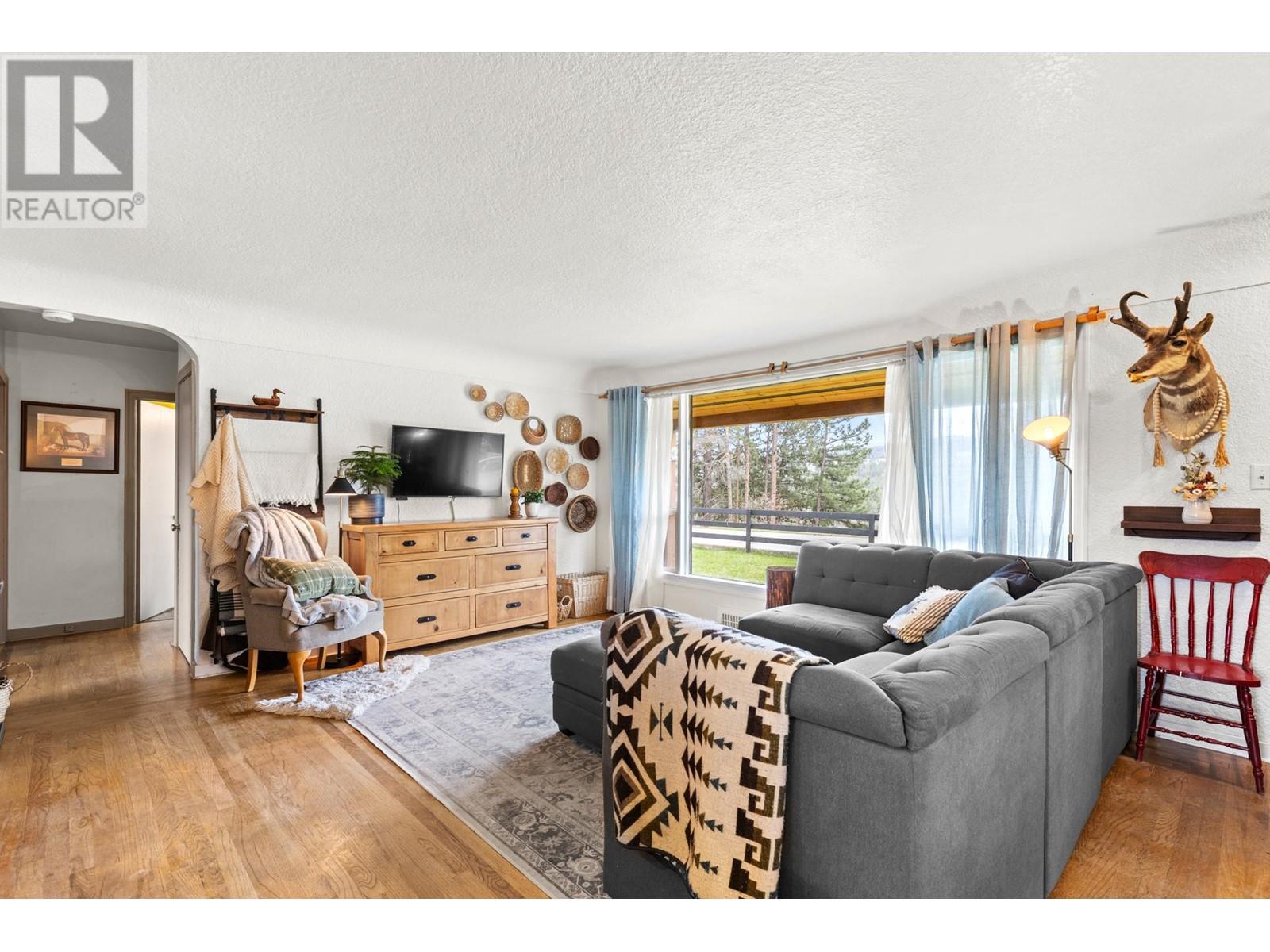 279 Sunset Avenue, Princeton