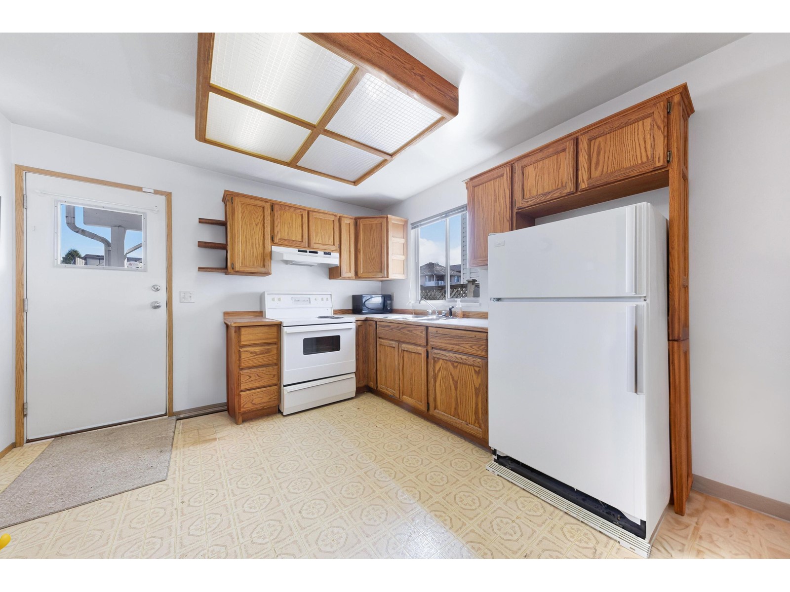 Photo 18 of 15852 100 Avenue, Surrey BC