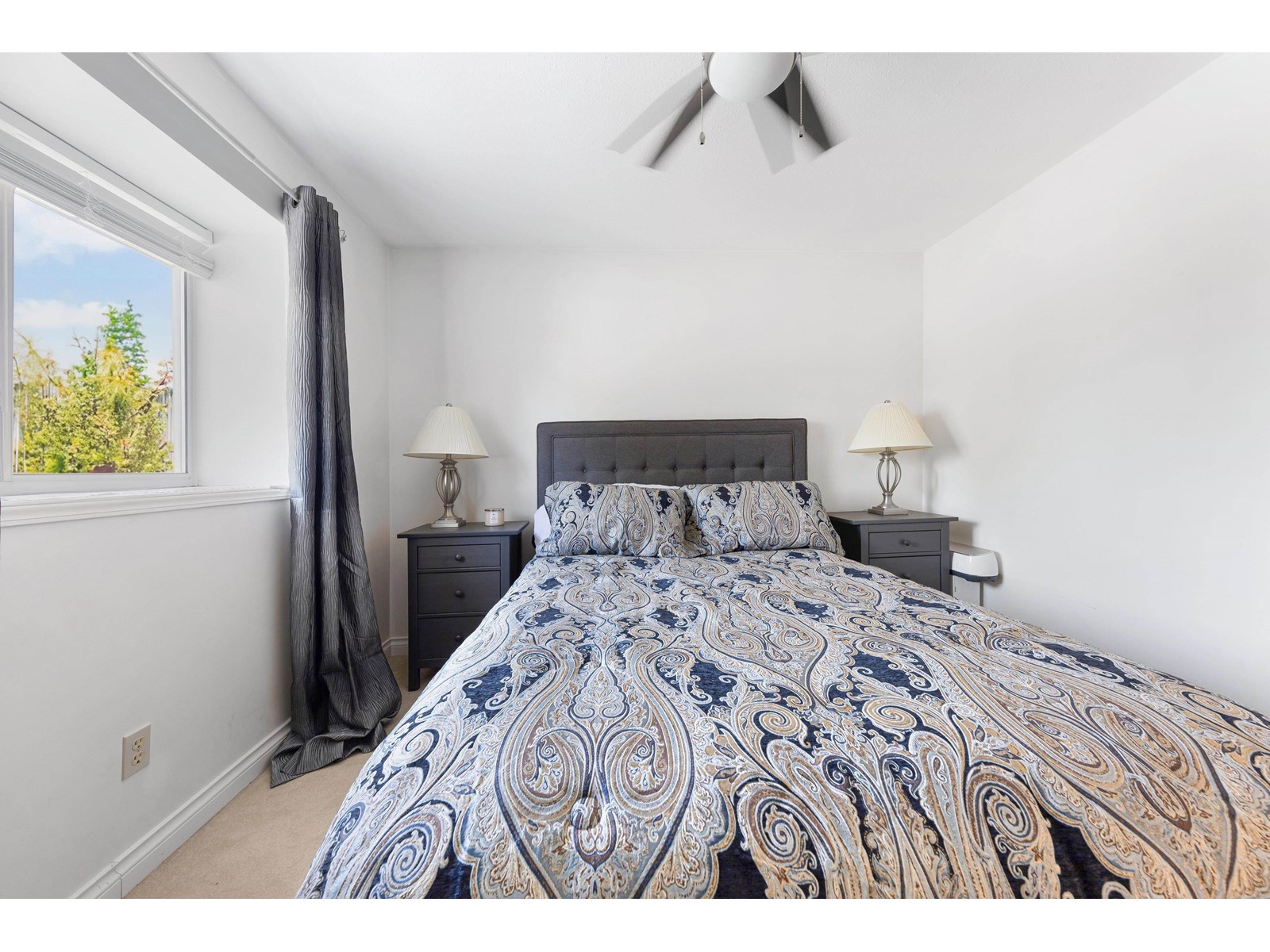 Photo 10 of 15852 100 Avenue, Surrey BC