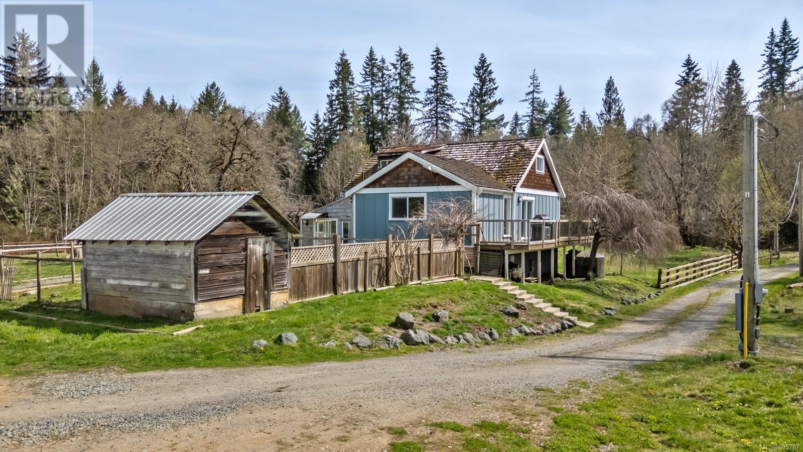 Photo 9 of 2601 Grafton Ave, Coombs BC