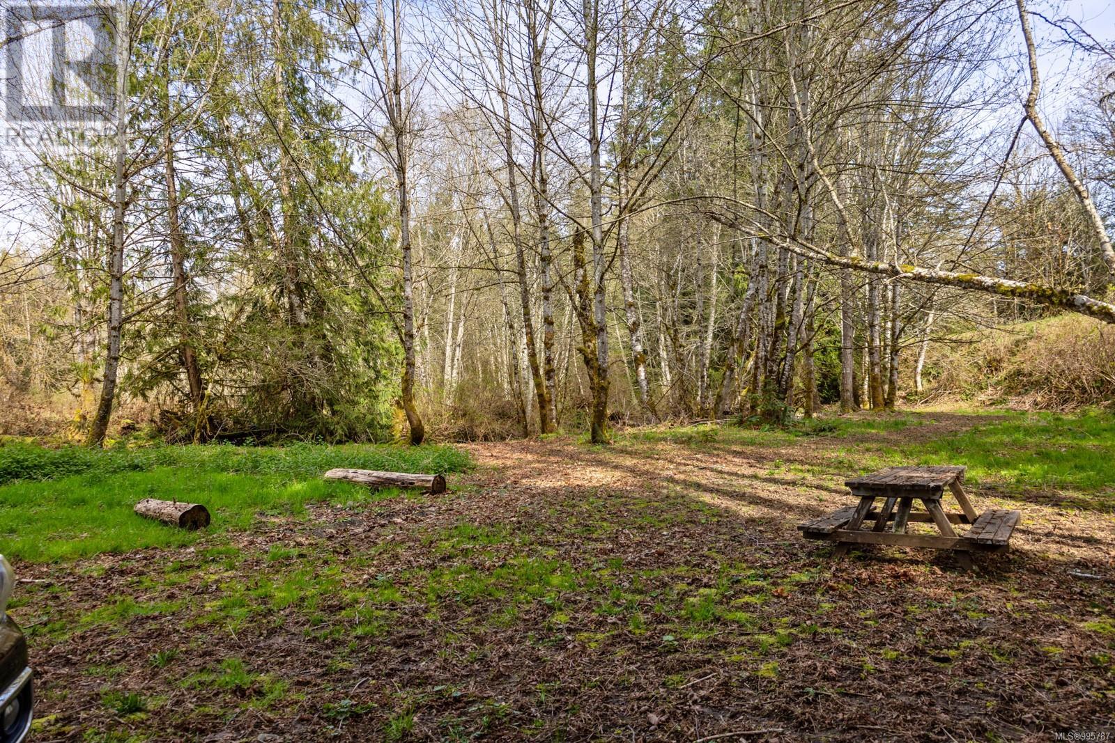 Photo 2 of 2601 Grafton Ave, Coombs BC
