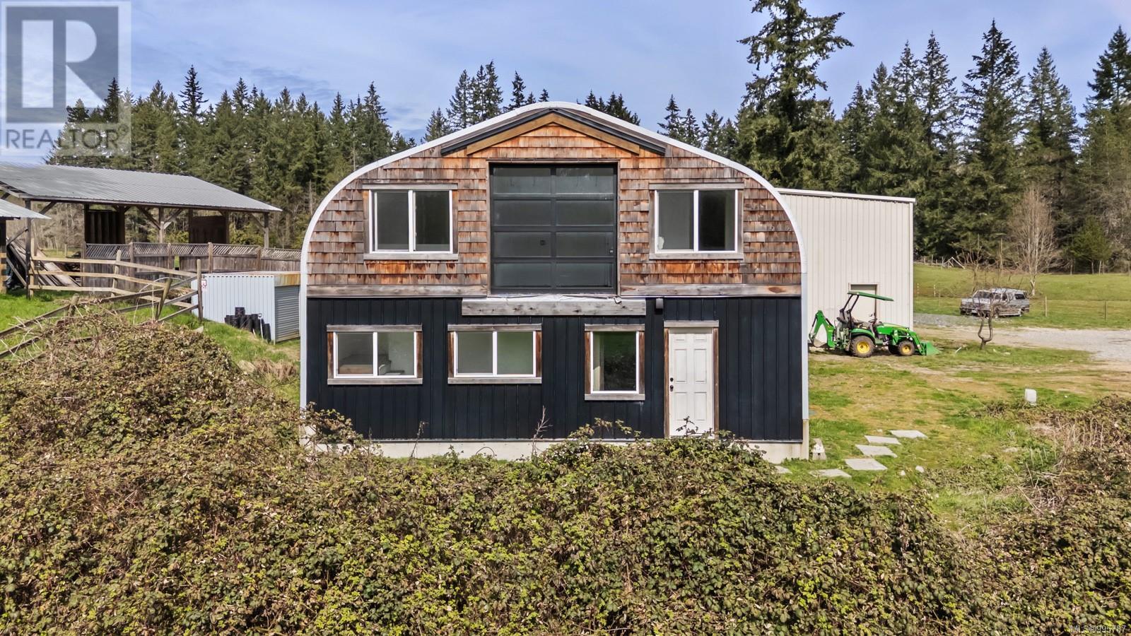 Photo 18 of 2601 Grafton Ave, Coombs BC