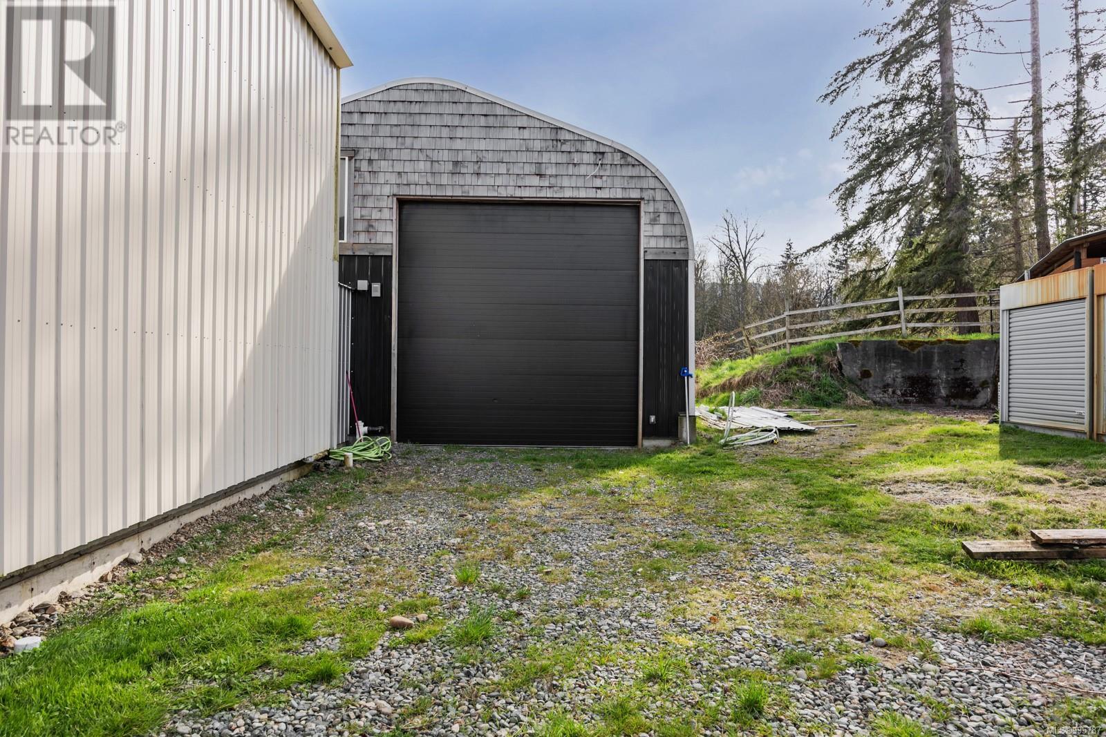 Photo 19 of 2601 Grafton Ave, Coombs BC