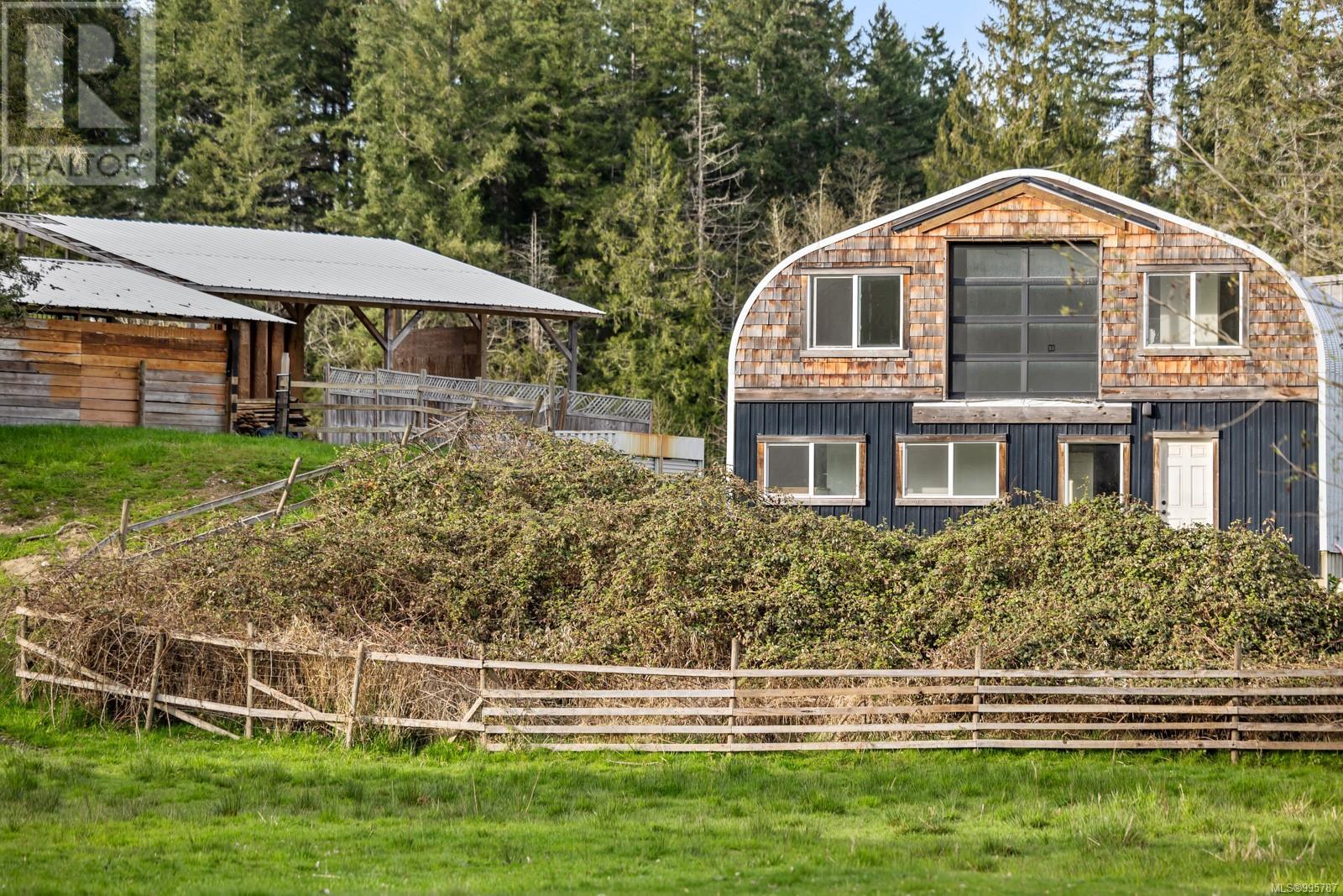 Photo 15 of 2601 Grafton Ave, Coombs BC