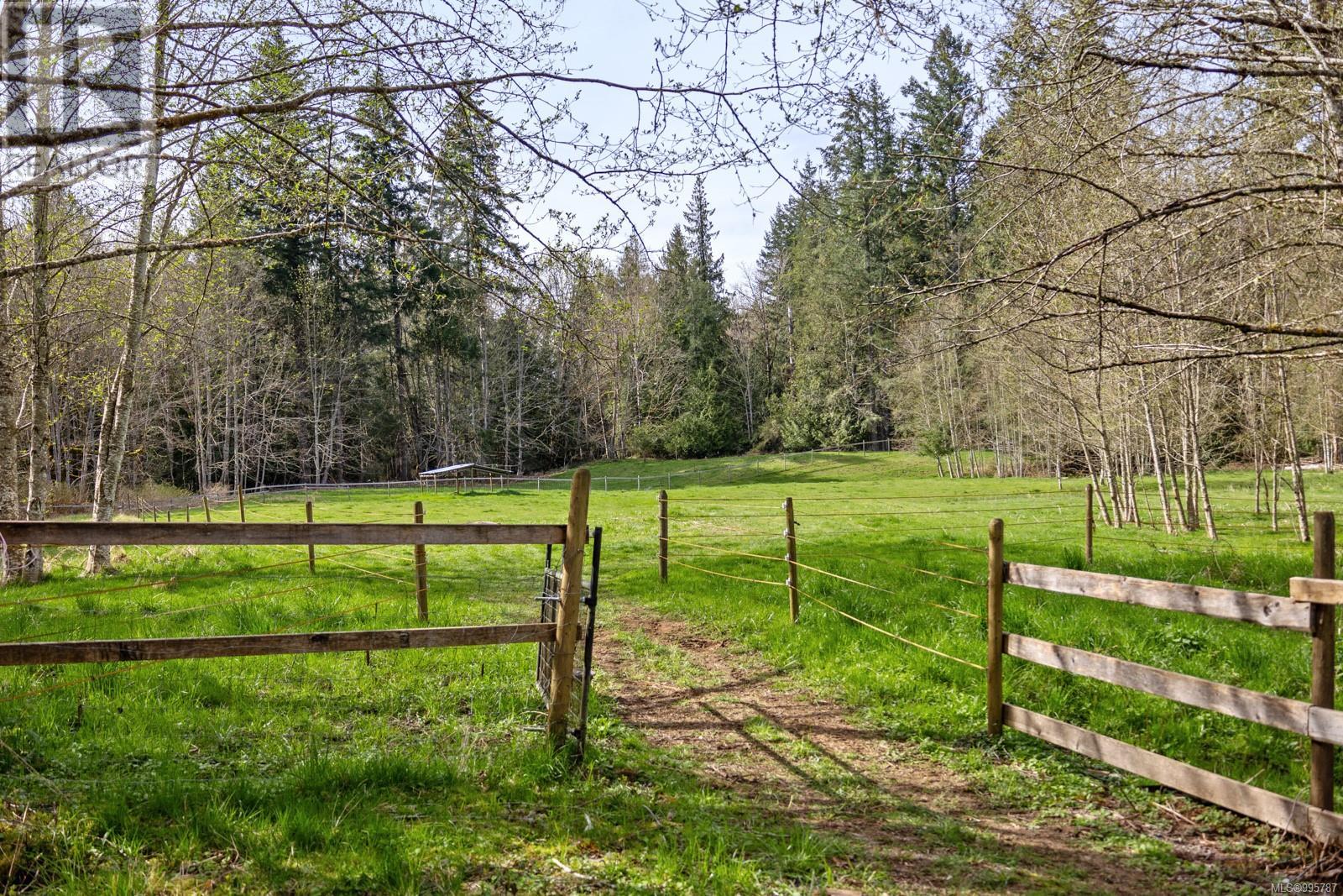 Photo 40 of 2601 Grafton Ave, Coombs BC