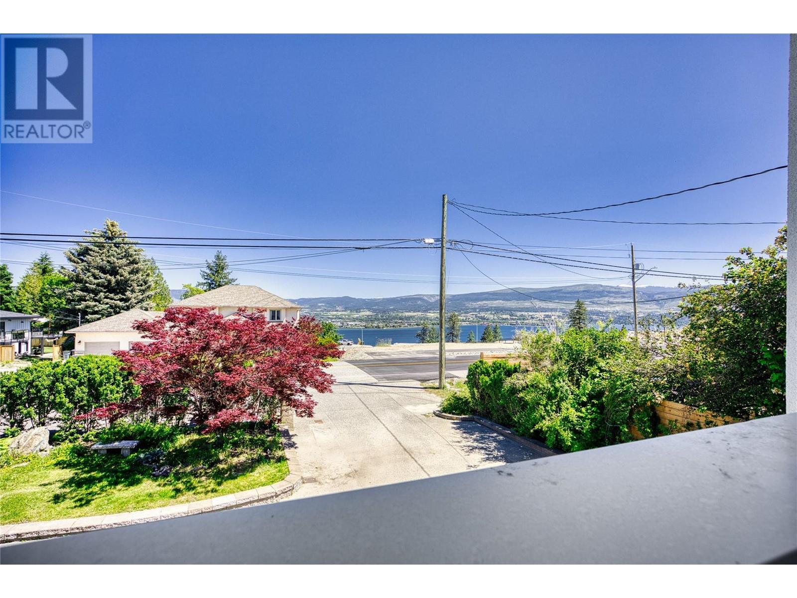  2340 Thacker Drive, West Kelowna