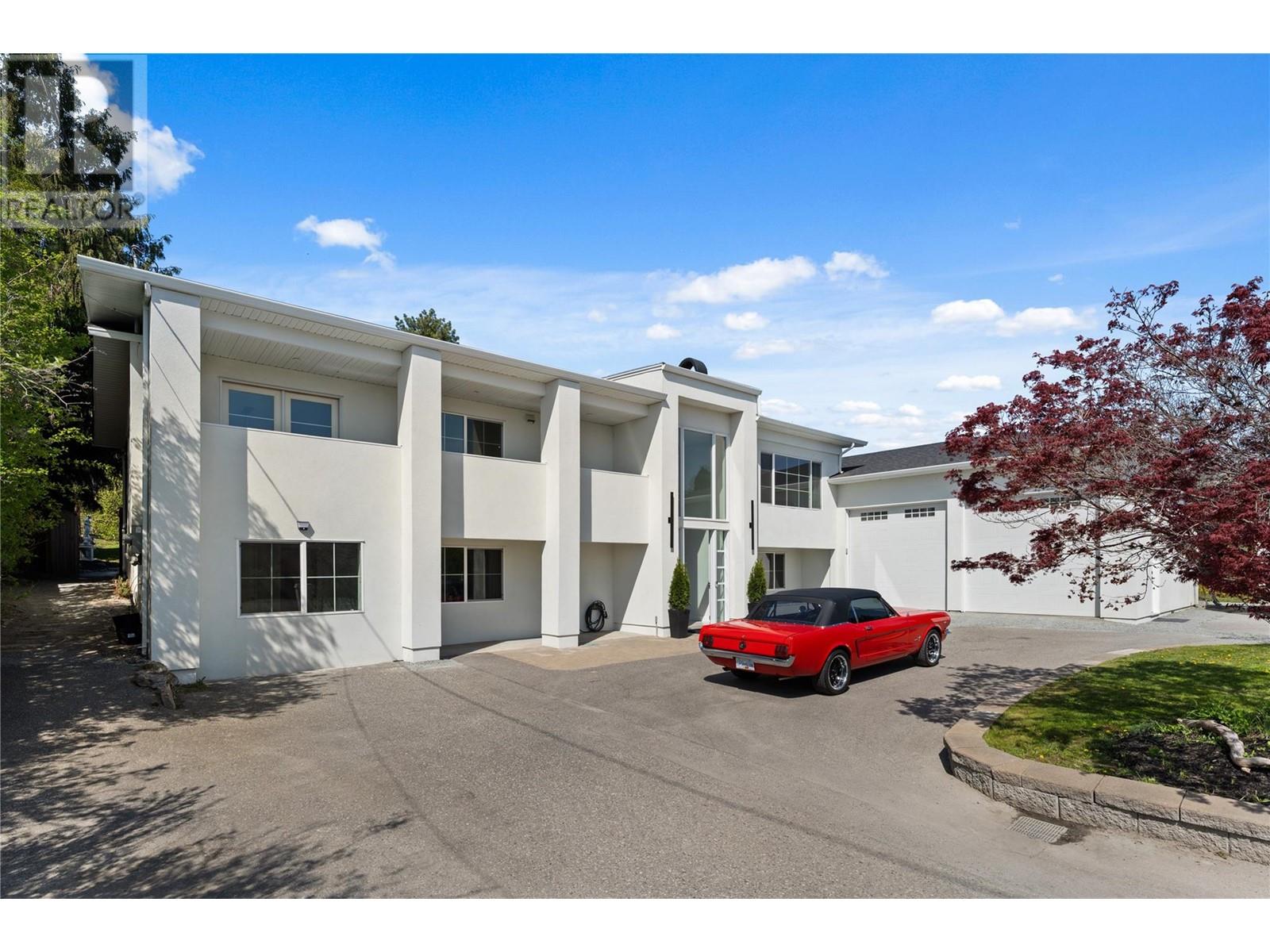  2340 Thacker Drive, West Kelowna