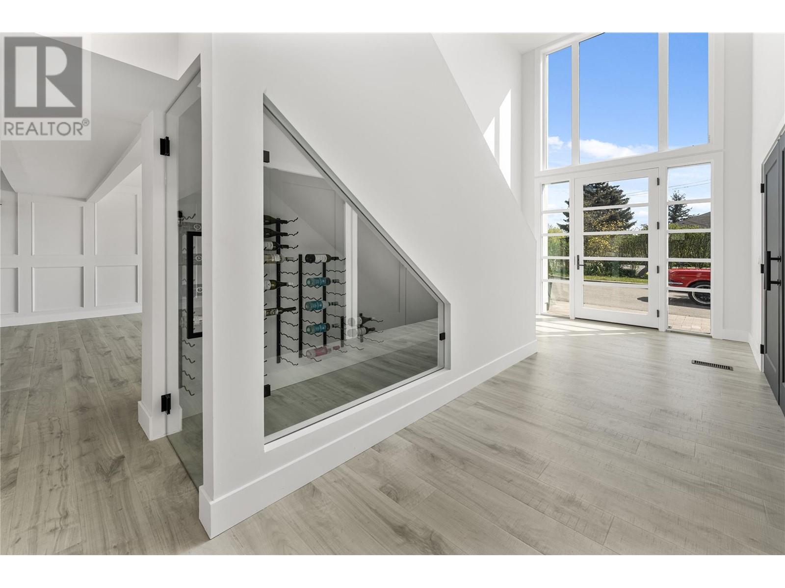  2340 Thacker Drive, West Kelowna