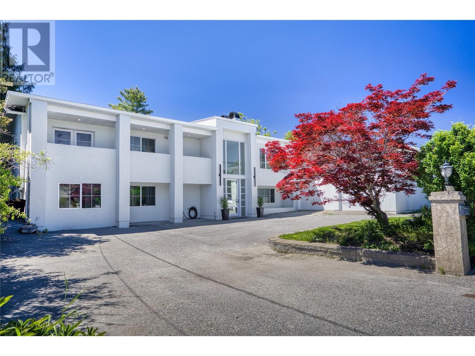  2340 Thacker Drive, West Kelowna