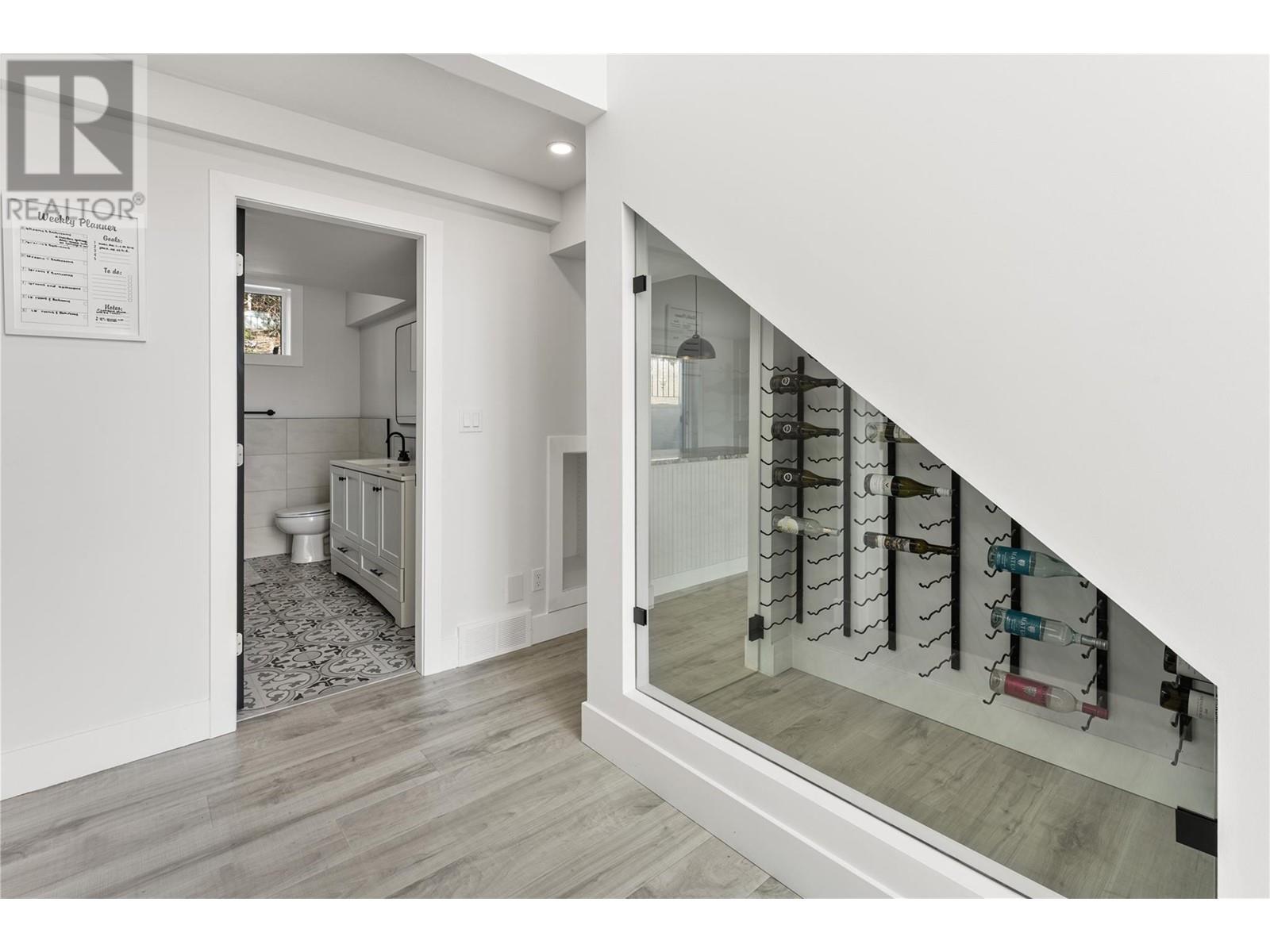  2340 Thacker Drive, West Kelowna