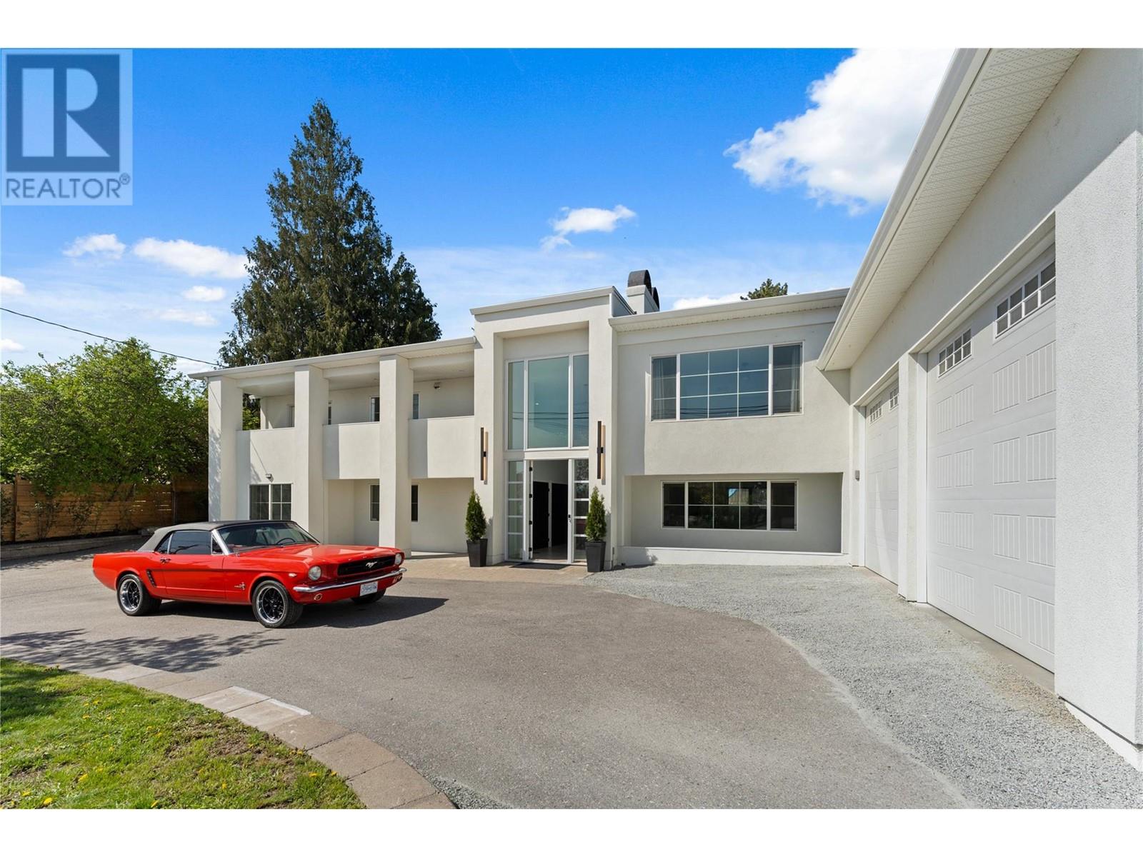  2340 Thacker Drive, West Kelowna