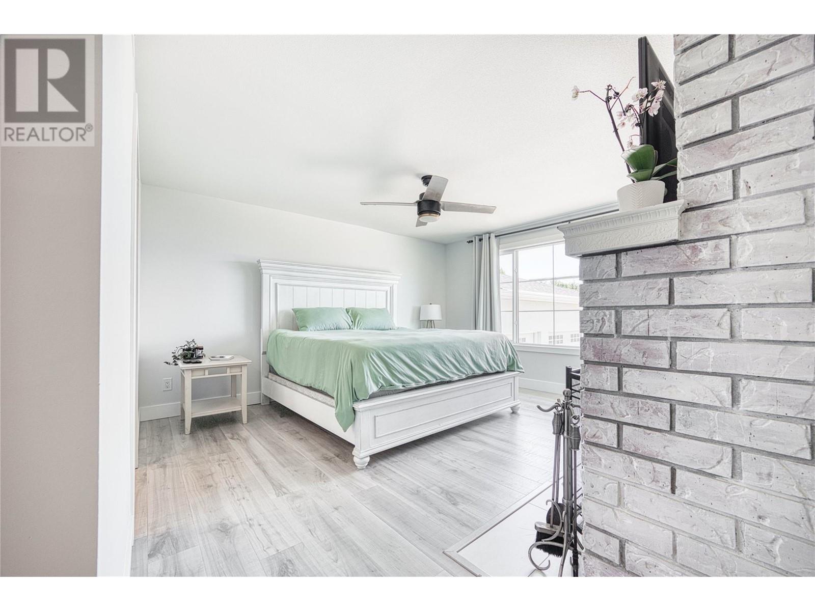  2340 Thacker Drive, West Kelowna
