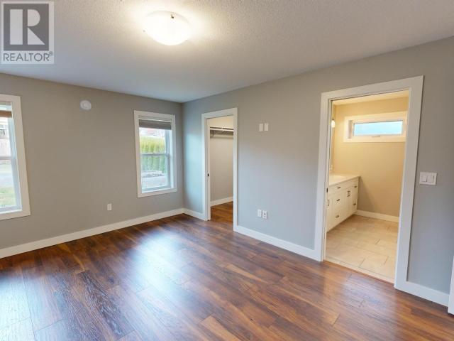6621 DRAKE STREET, Powell River