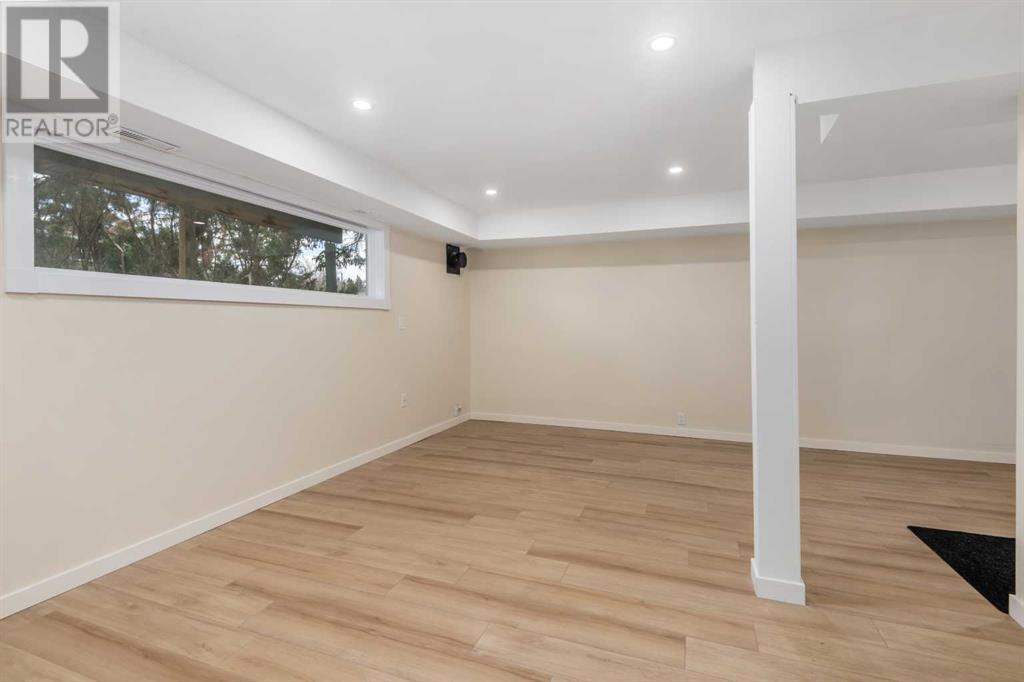 Single Family House Bi-level for Sale in   Avenue NW Bowness Calgary 