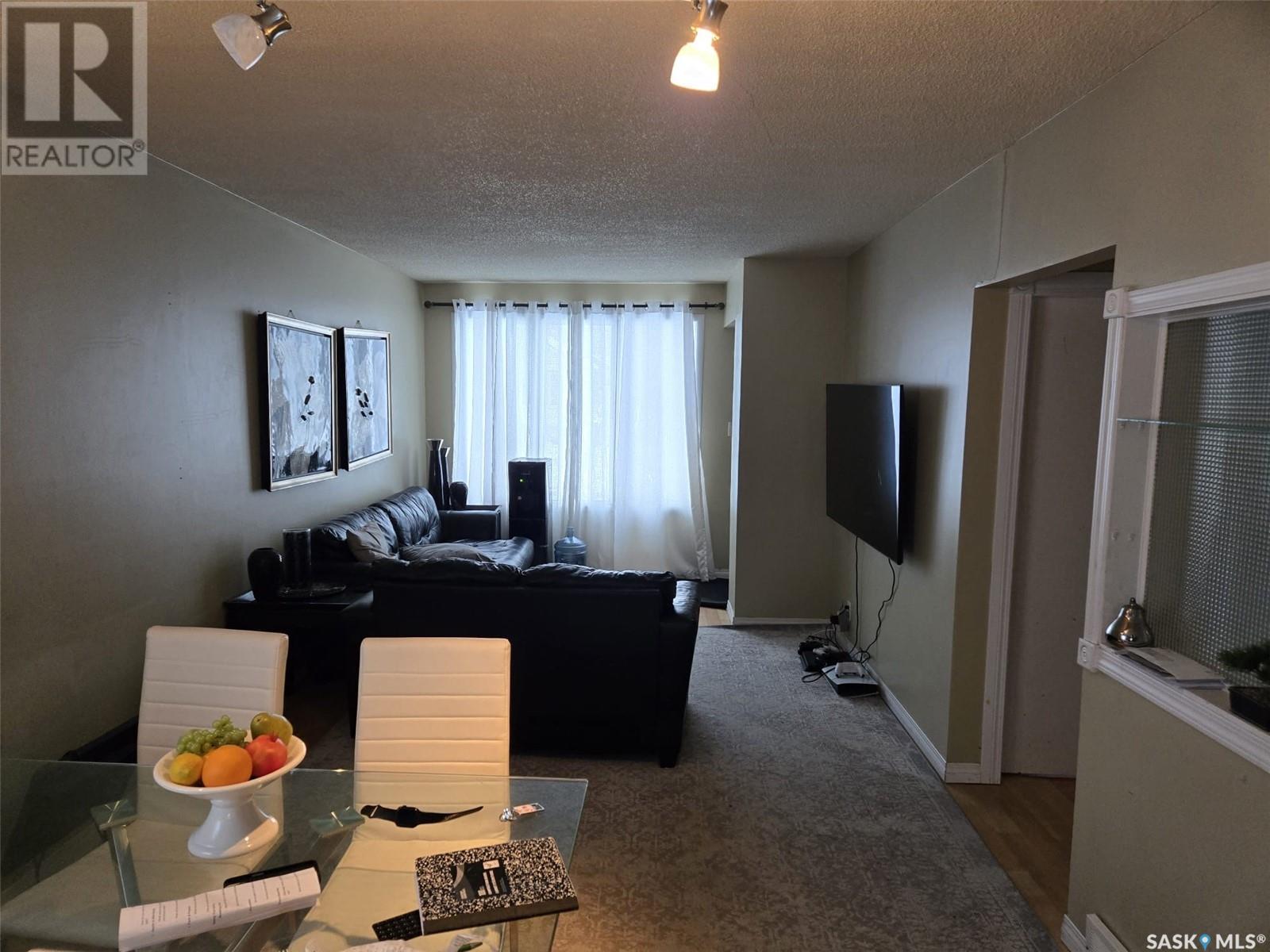 Photo 6 of 1840 Quebec Street, Regina SK