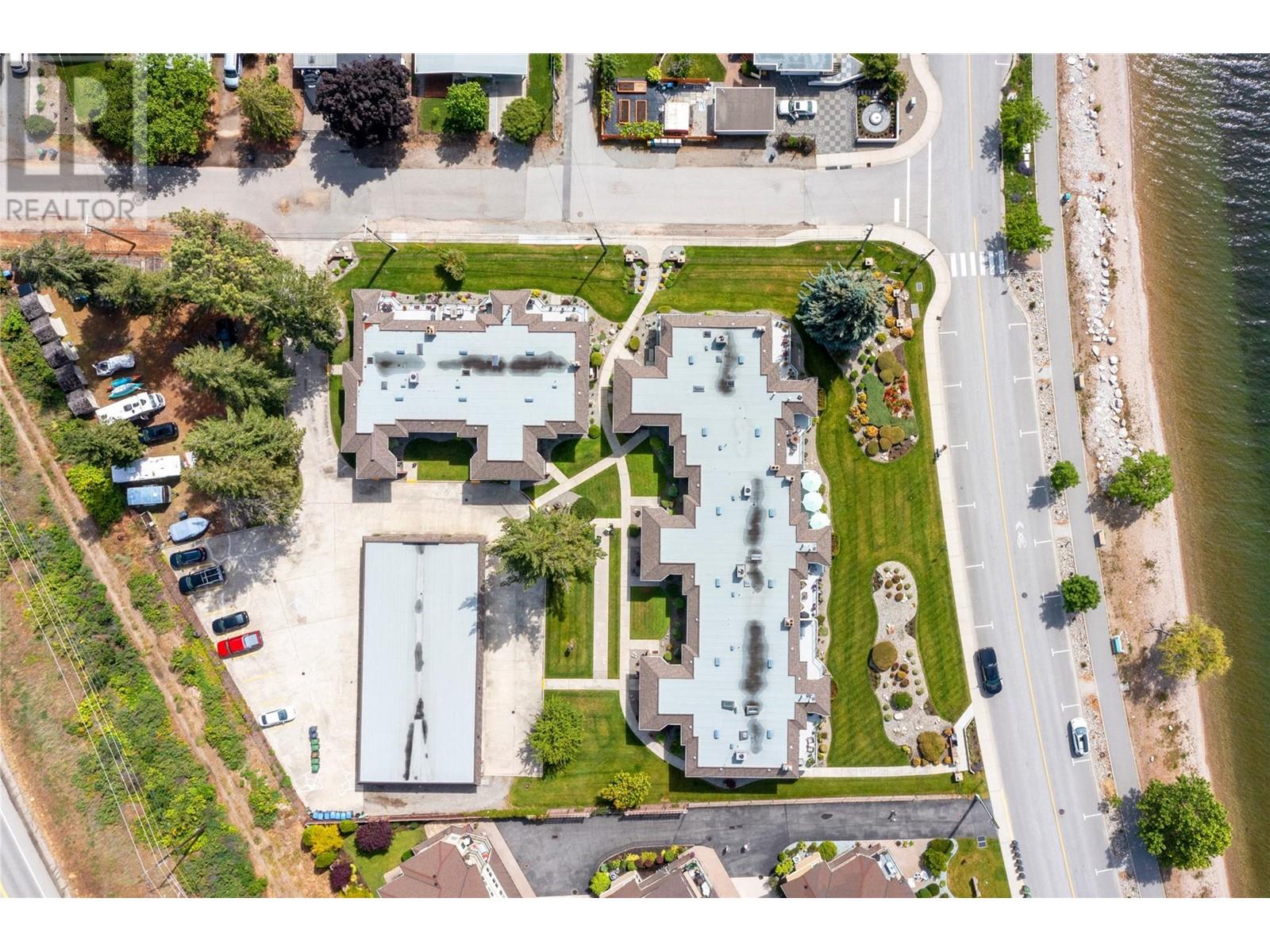 203 4340A Beach Avenue, Peachland