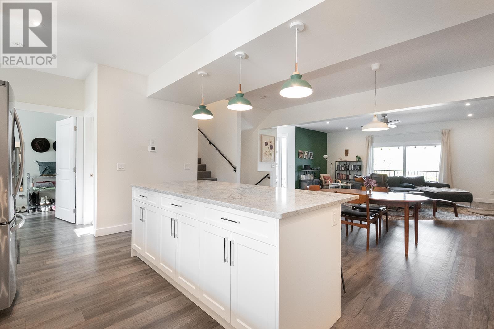 6390 OKANAGAN Street, Oliver