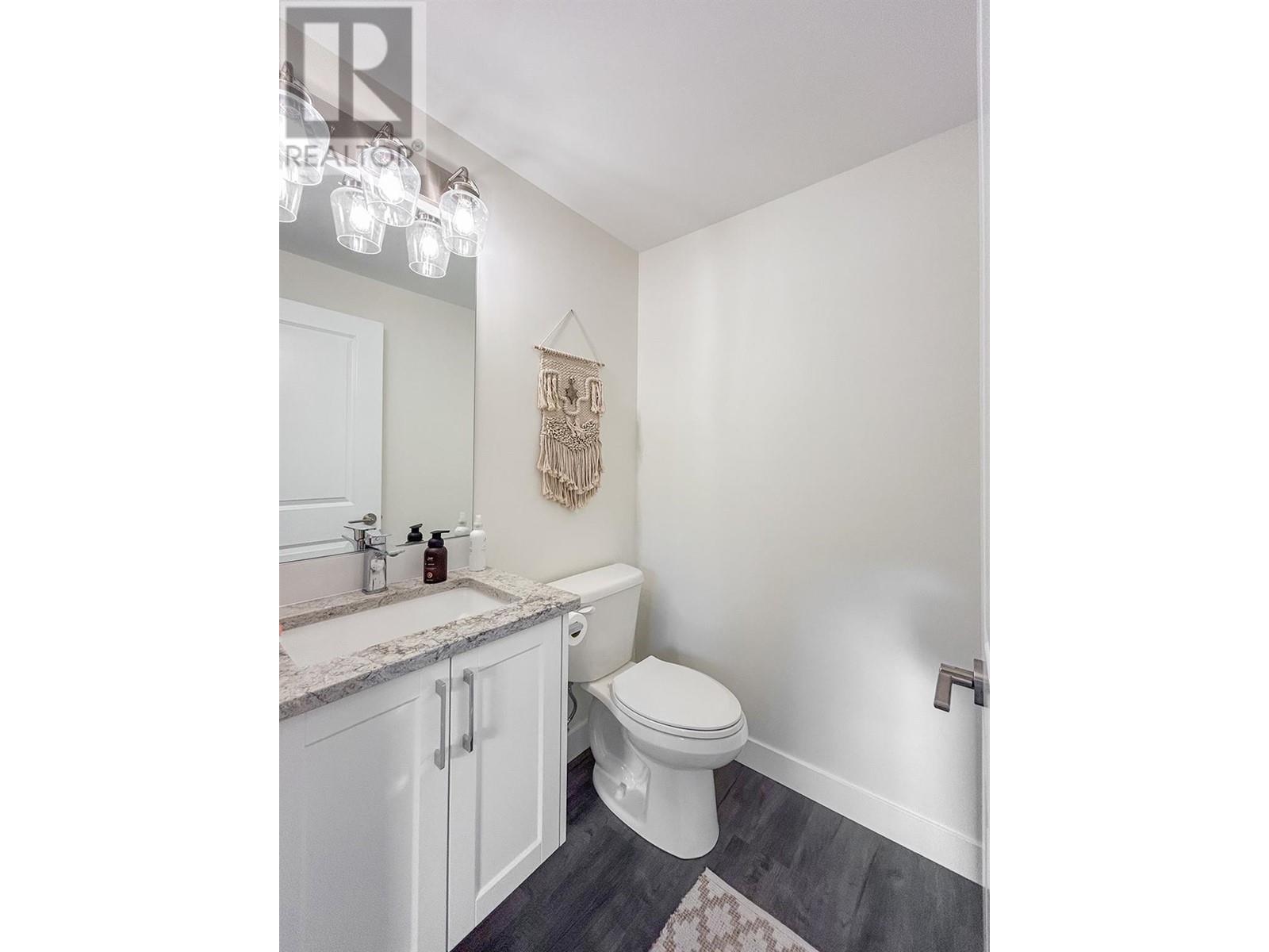 6390 OKANAGAN Street, Oliver