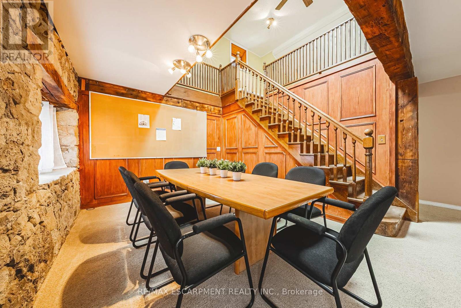 Photo 24 of 110 Freelton Road, Hamilton ON