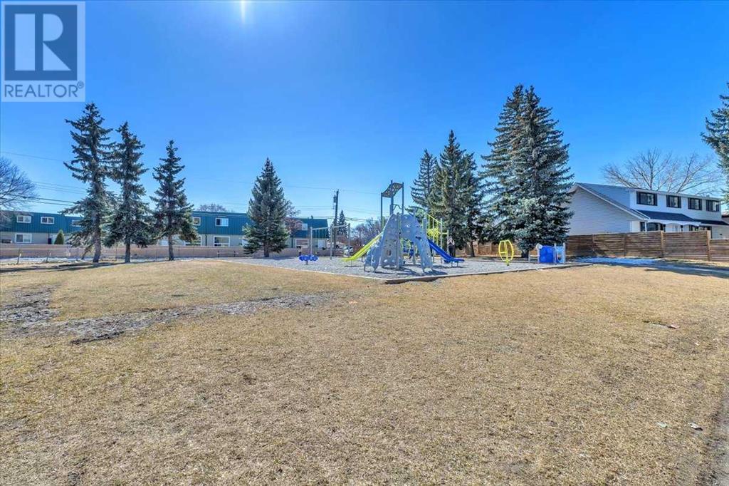 Multi-family House Bungalow for Sale in  &  Hunterfield Road NW Huntington Hills Calgary 