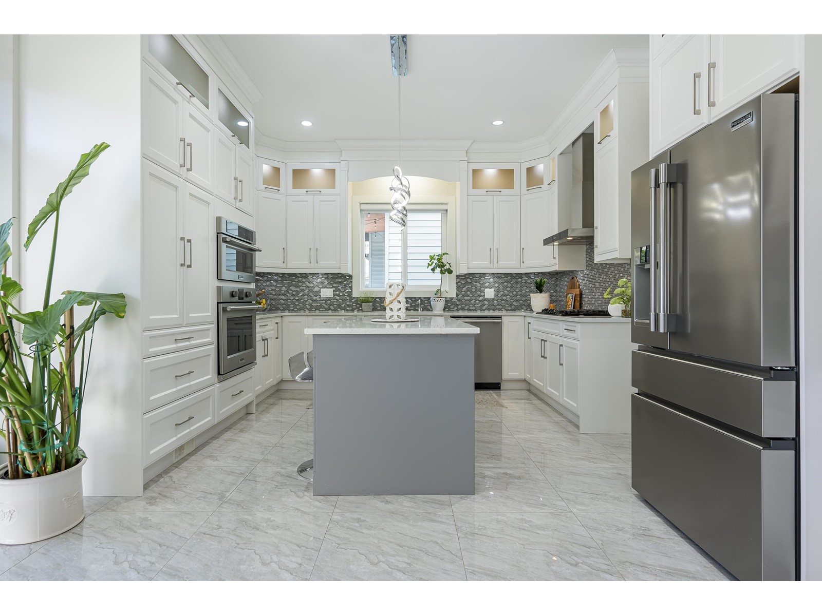 Photo 10 of 5876 139 A Street, Surrey BC