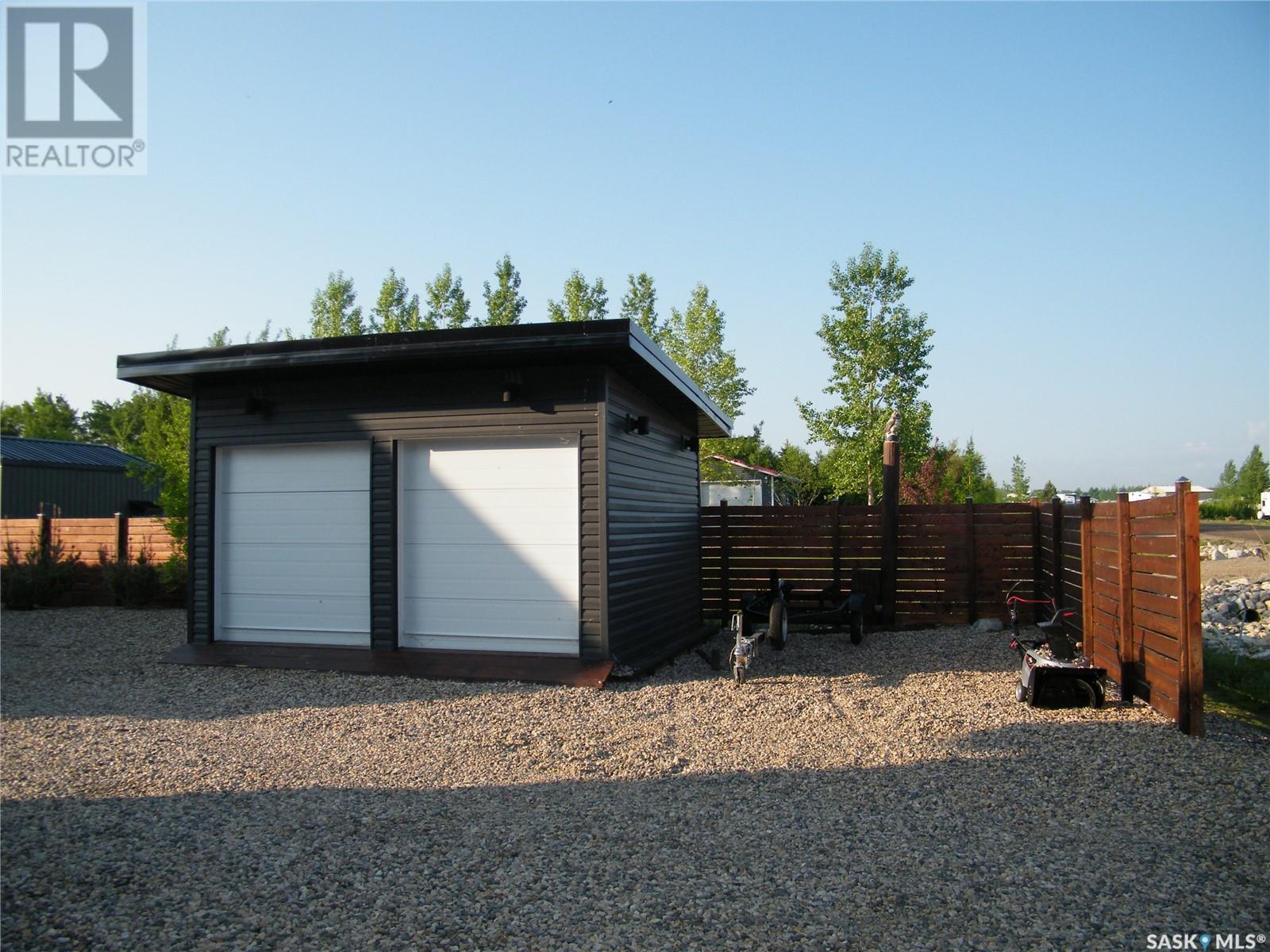 Photo 4 of 43 Lakeshore Drive, Three Lakes Rm No 400 SK