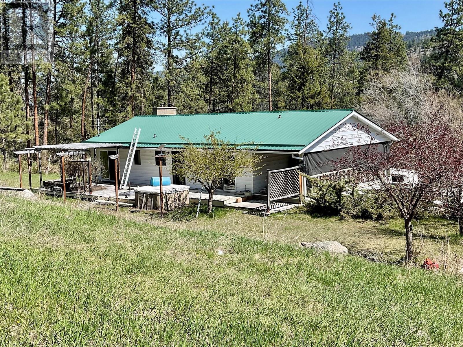 1715 33 Highway, Rock Creek