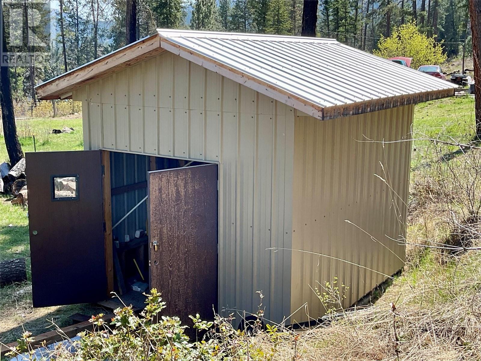 1715 33 Highway - 13