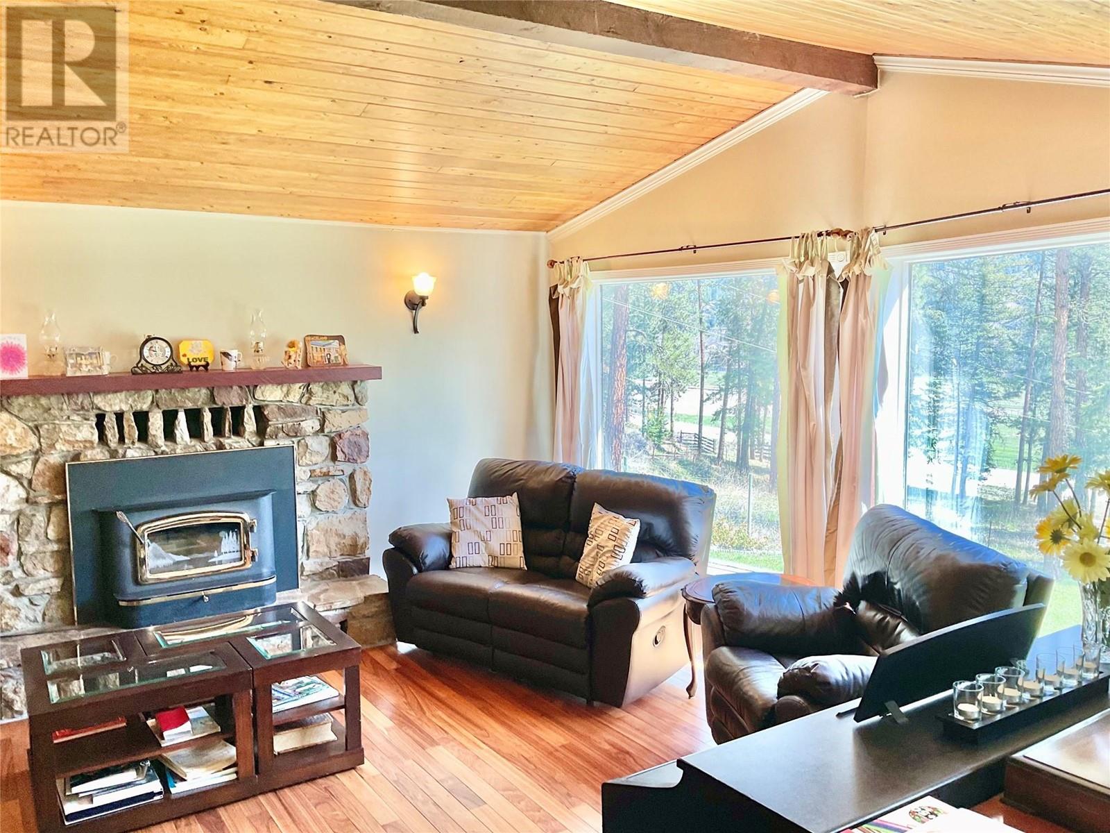 1715 33 Highway, Rock Creek