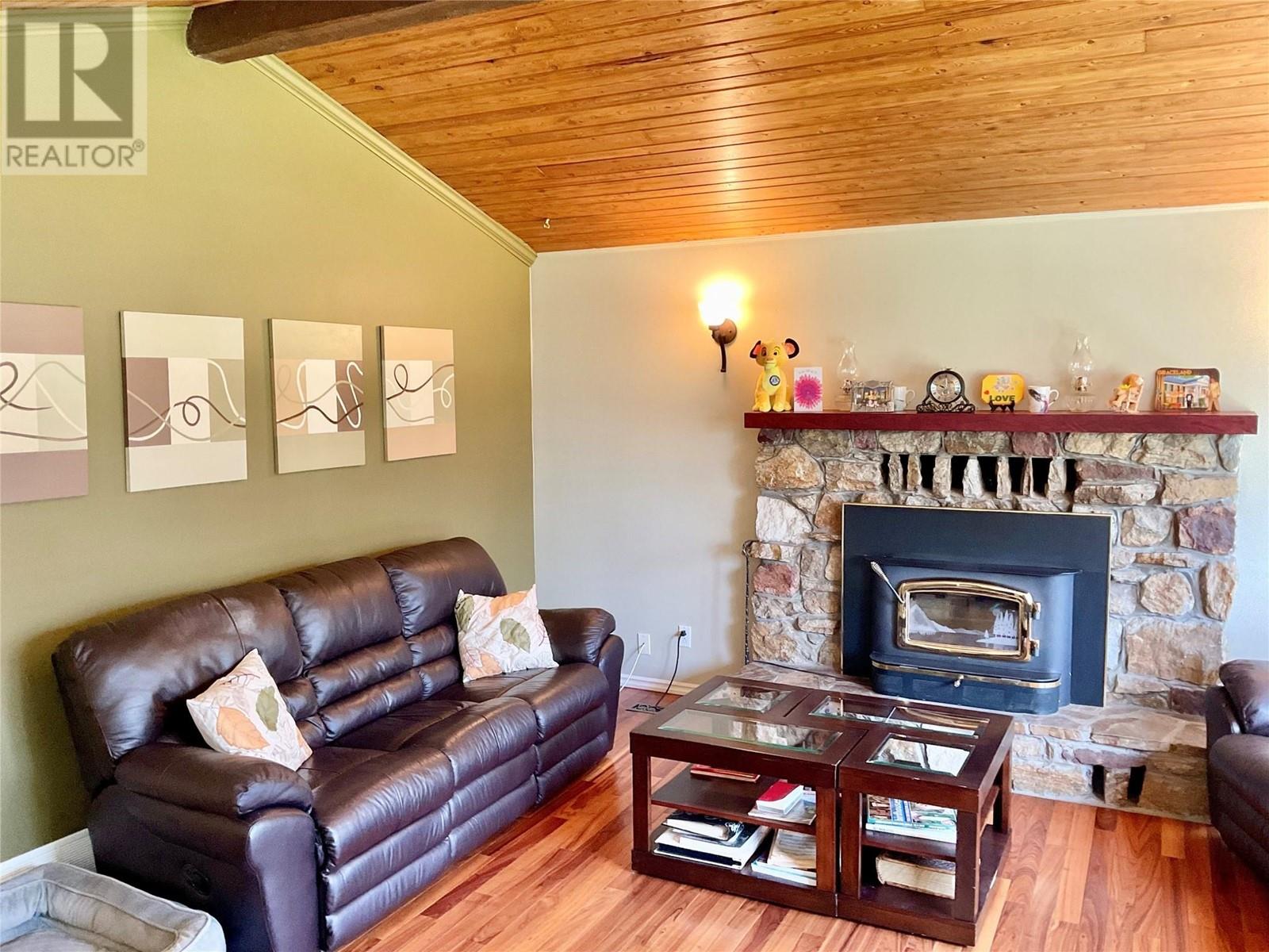 1715 33 Highway, Rock Creek