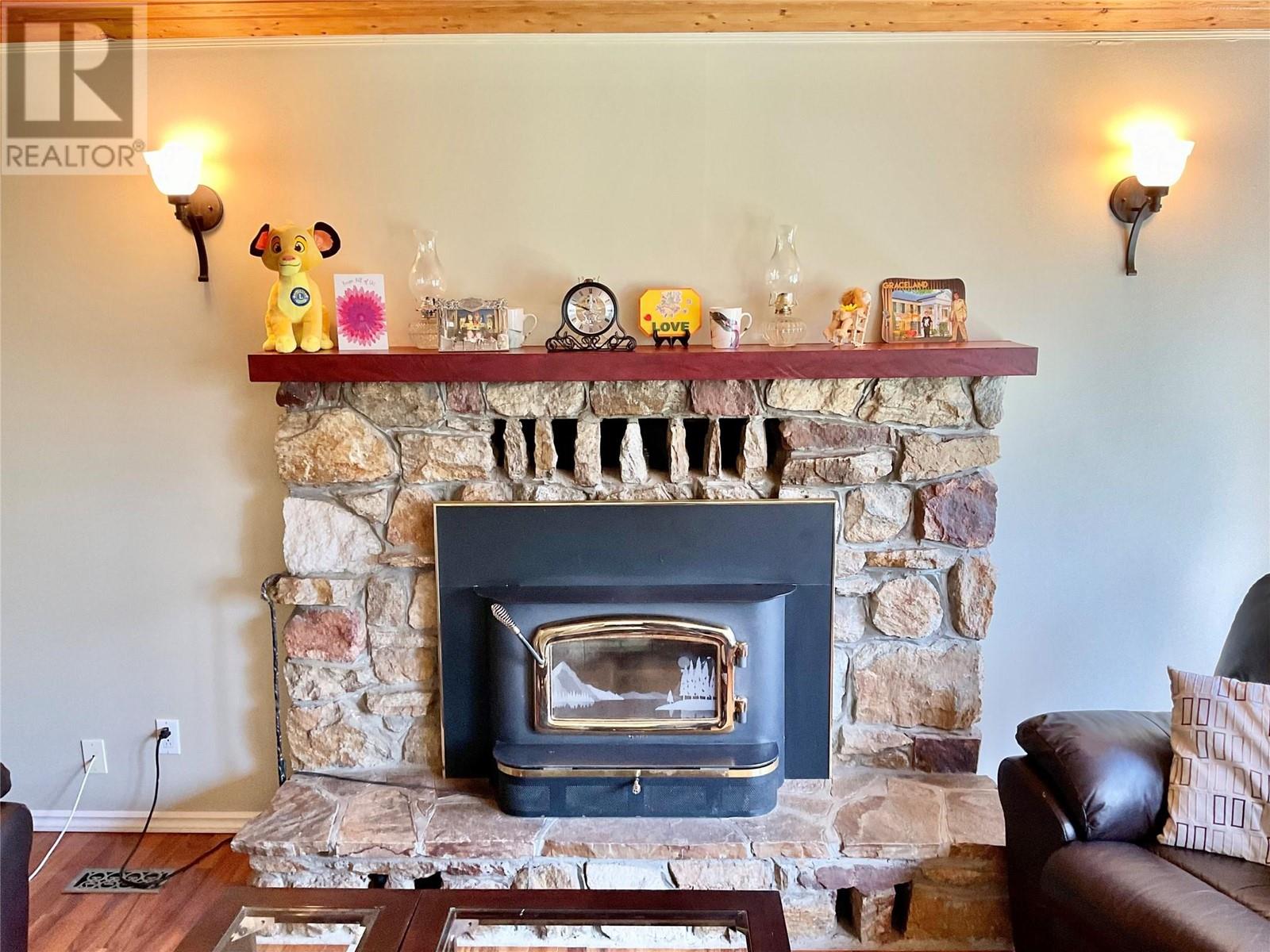 1715 33 Highway, Rock Creek