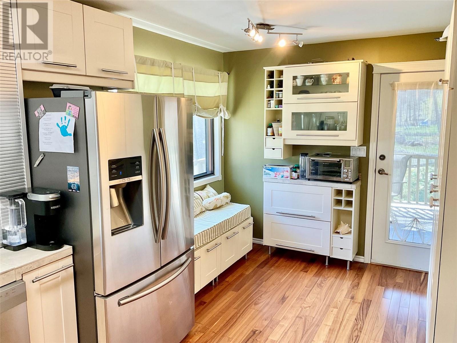 1715 33 Highway, Rock Creek