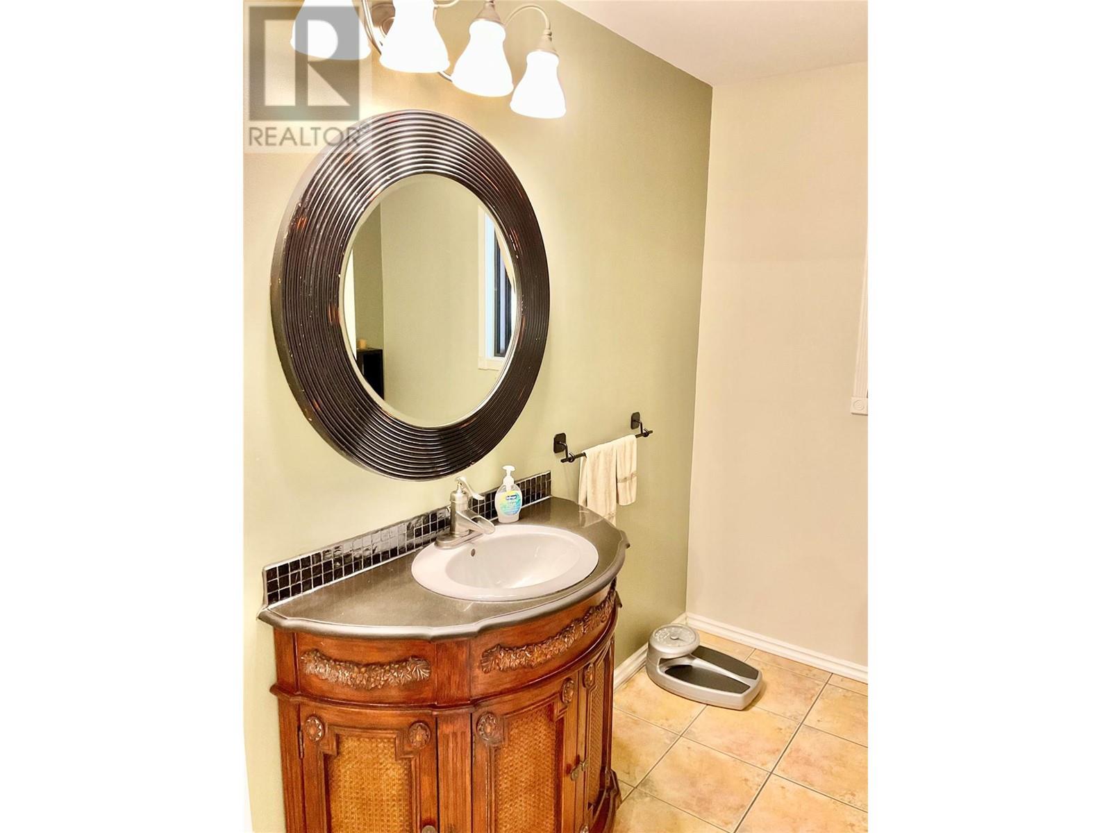 1715 33 Highway, Rock Creek