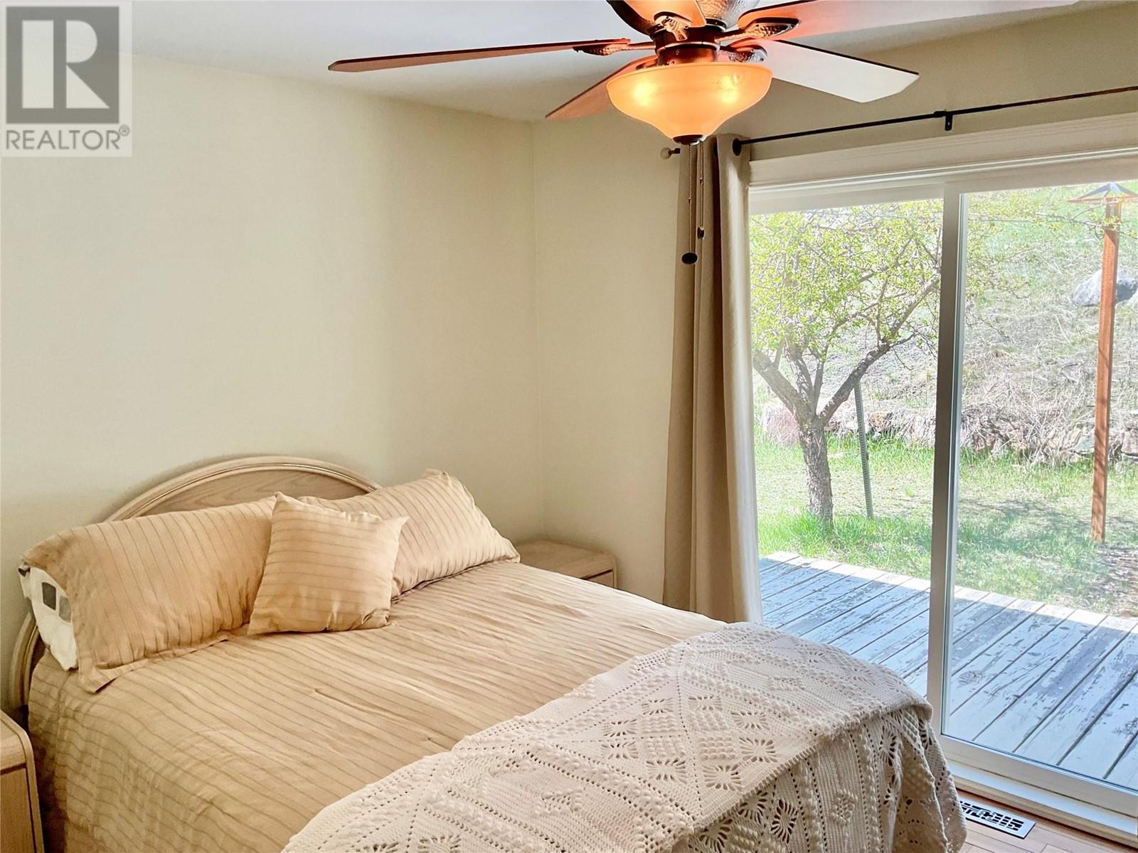 1715 33 Highway - 31