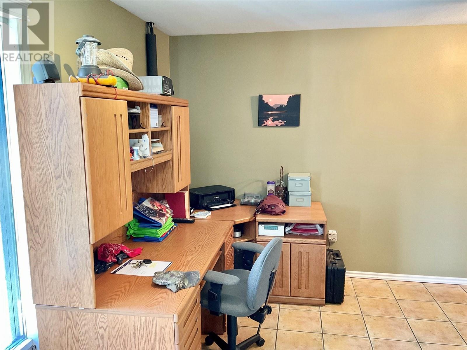 1715 33 Highway - 42