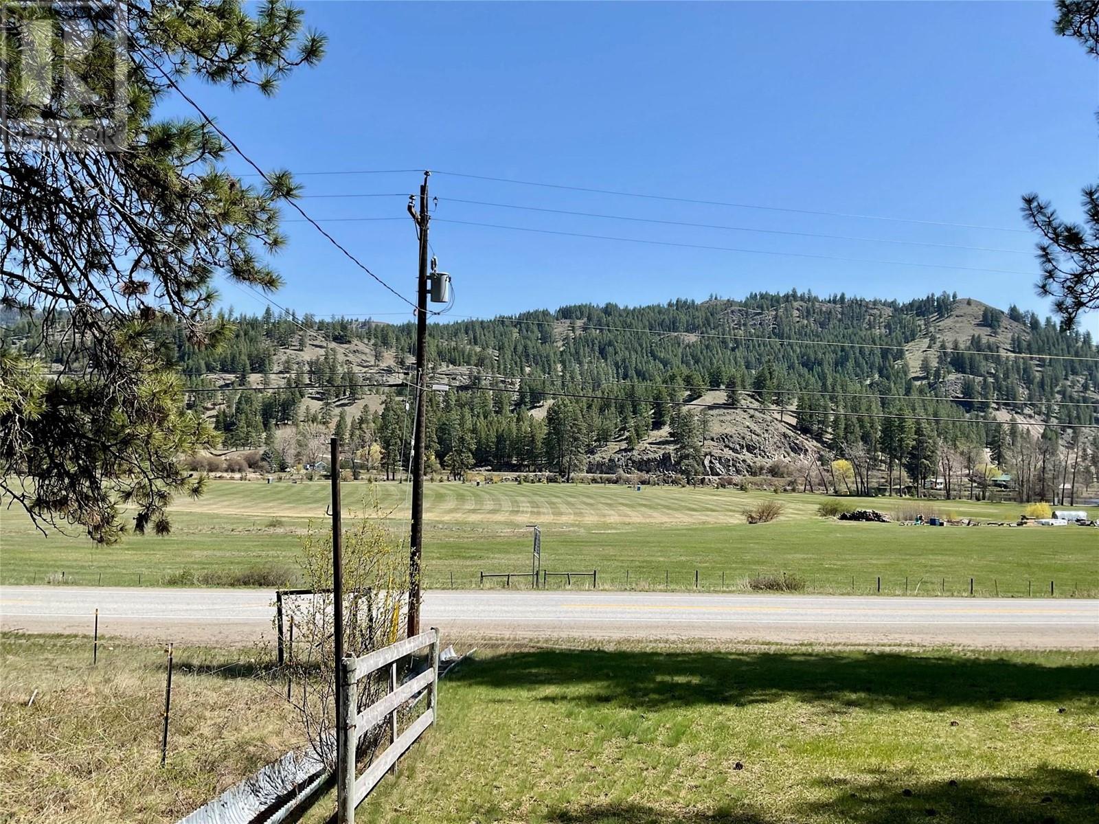 1715 33 Highway, Rock Creek